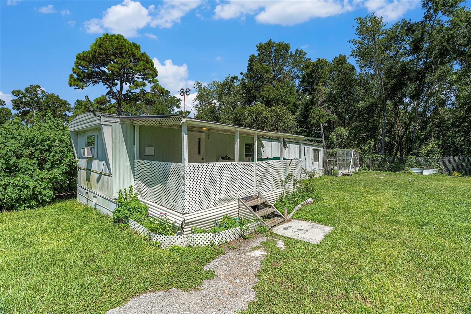 Image 23 of 31 For 18400 Deason Drive 18410