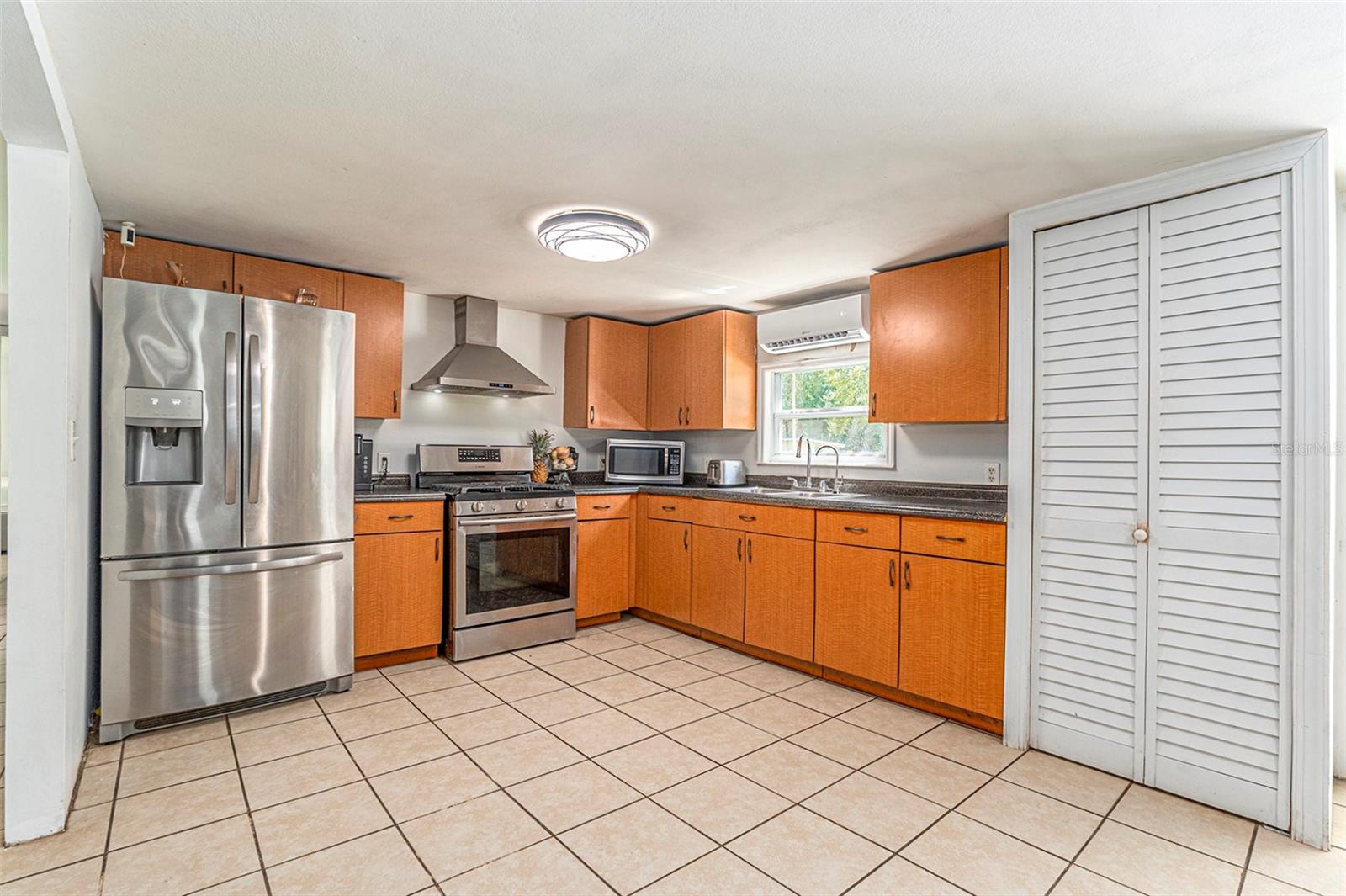 Image 7 of 31 For 18400 Deason Drive 18410