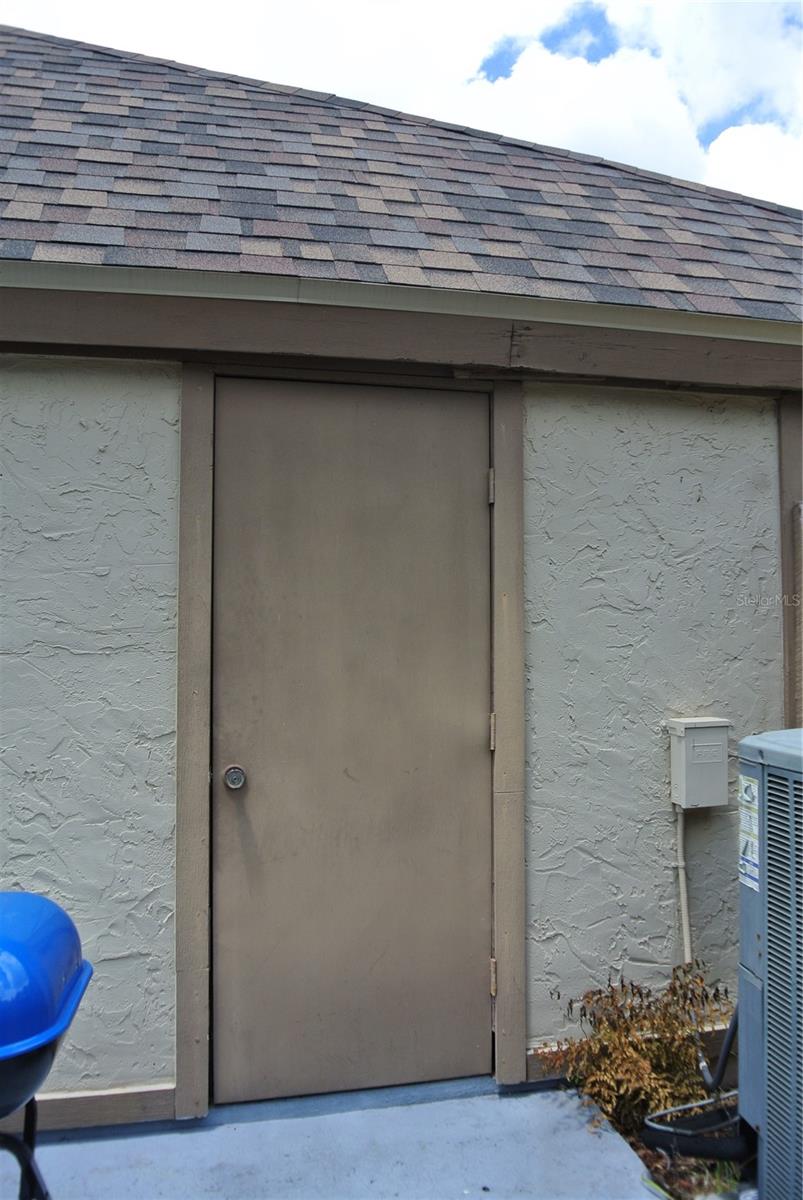 Image 11 of 44 For 909 Buck Court