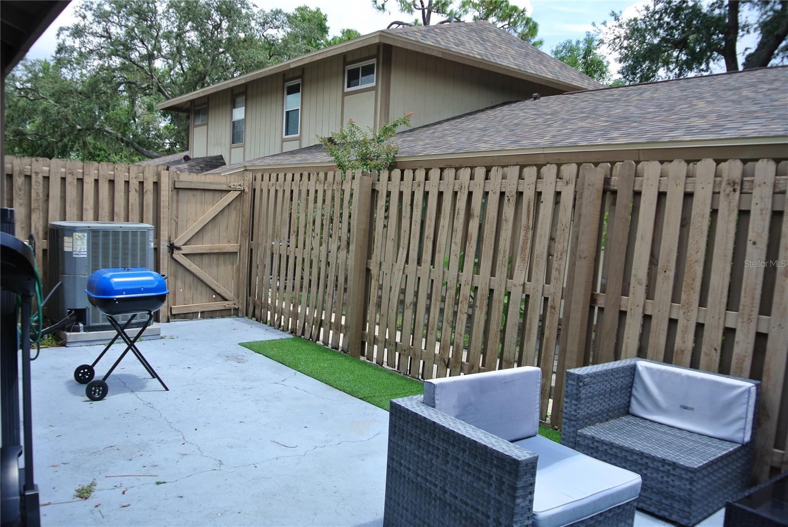 Image 14 of 44 For 909 Buck Court