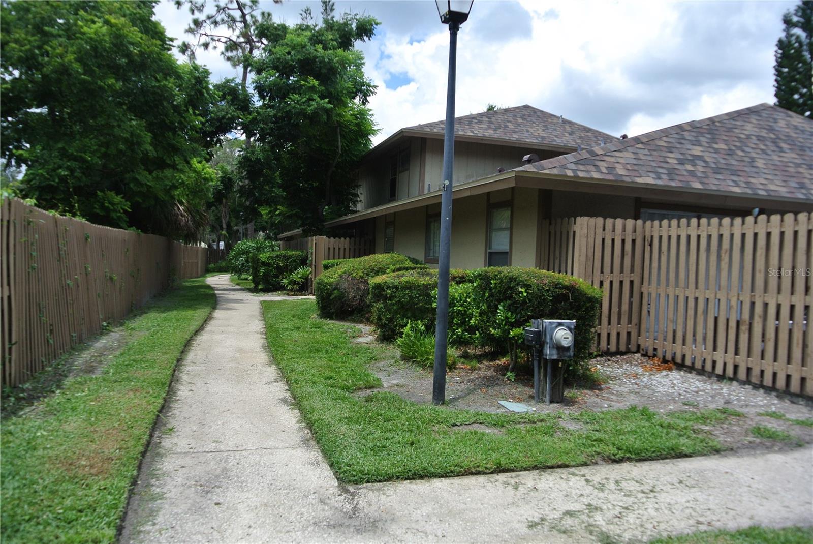 Image 9 of 44 For 909 Buck Court