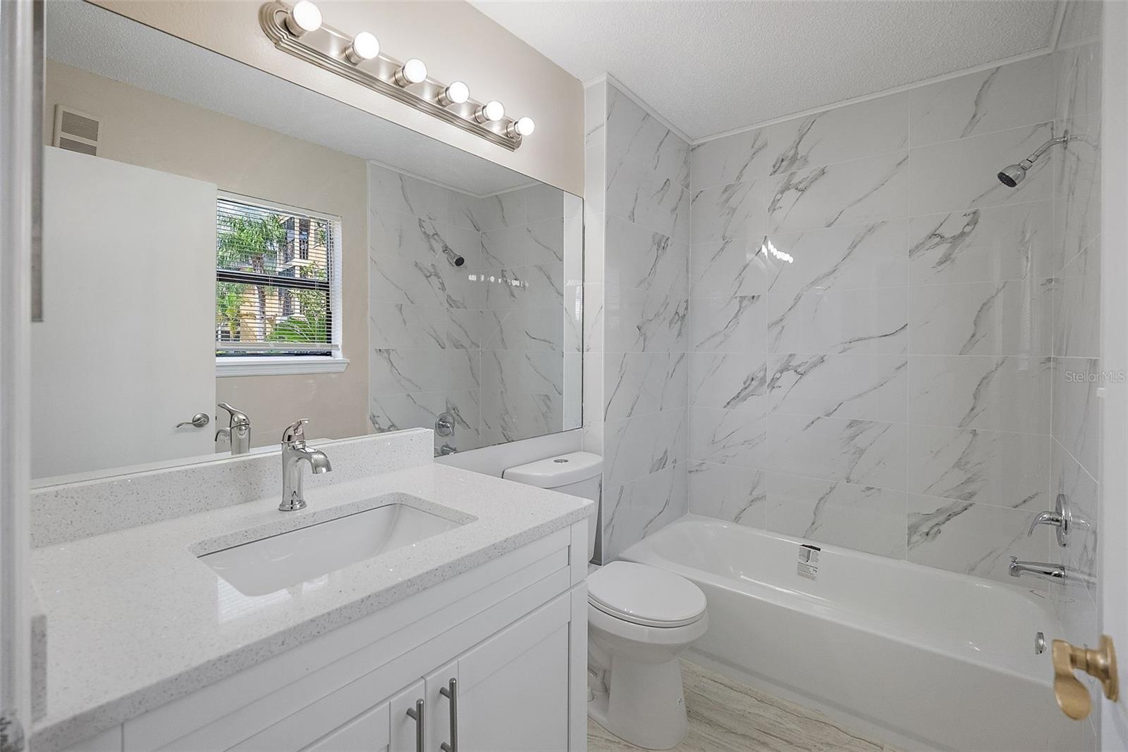 Image 14 of 33 For 11901 4th Street N 10108