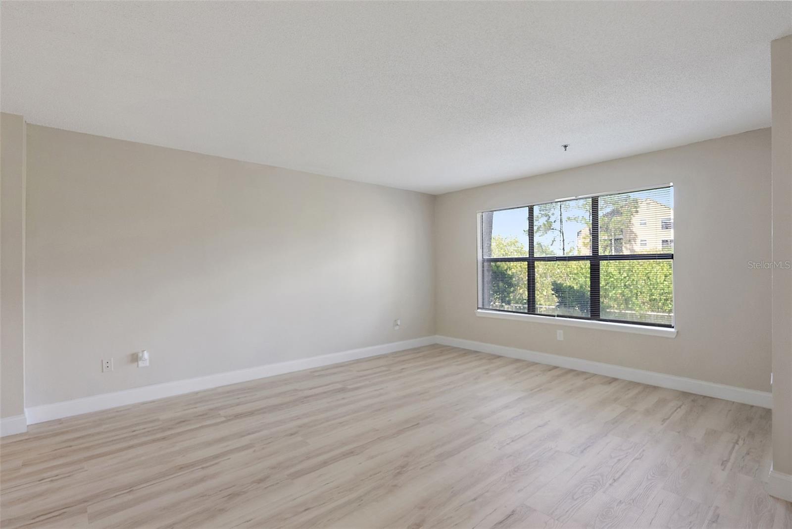 Image 23 of 33 For 11901 4th Street N 10108