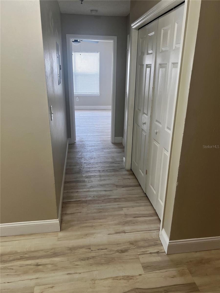 Listing photo id 2 for 11901 4th Street N 10108