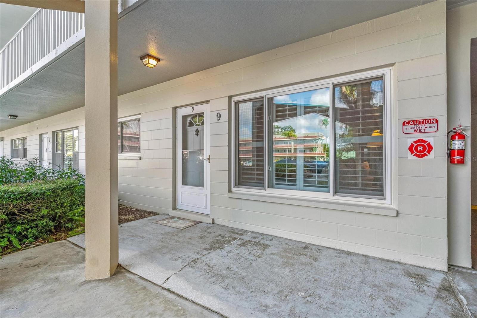 Image 2 of 39 For 2071 Australia Way W 9
