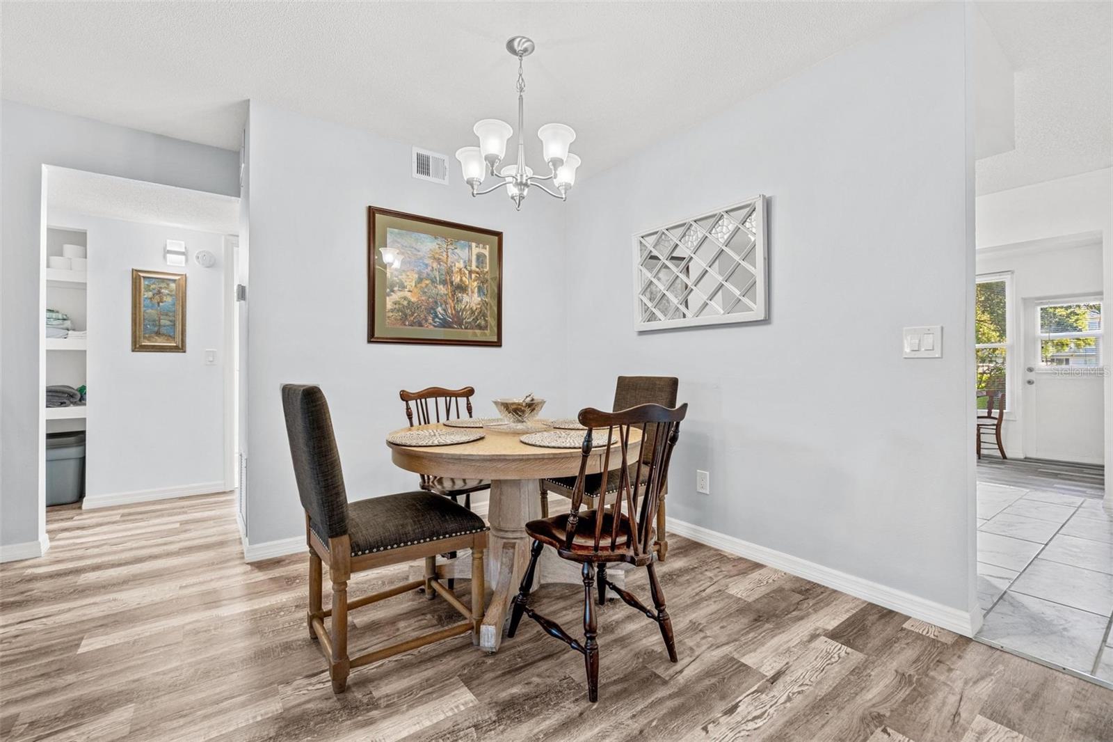 Image 6 of 39 For 2071 Australia Way W 9