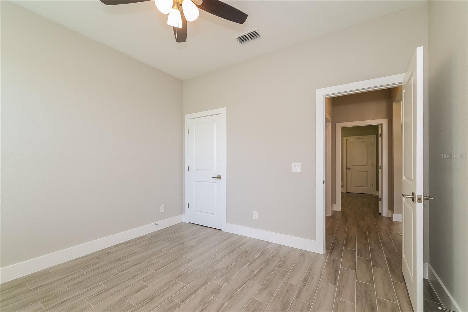 Image 12 of 15 For 451 Big Sioux Court