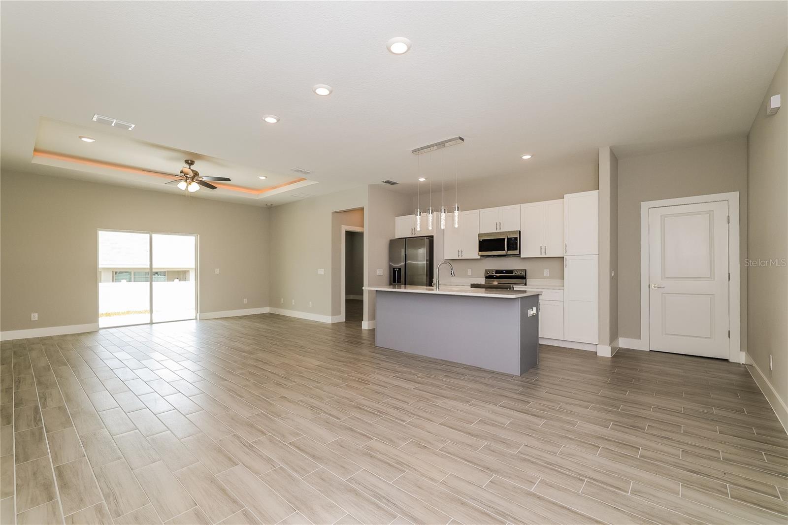 Image 4 of 15 For 451 Big Sioux Court