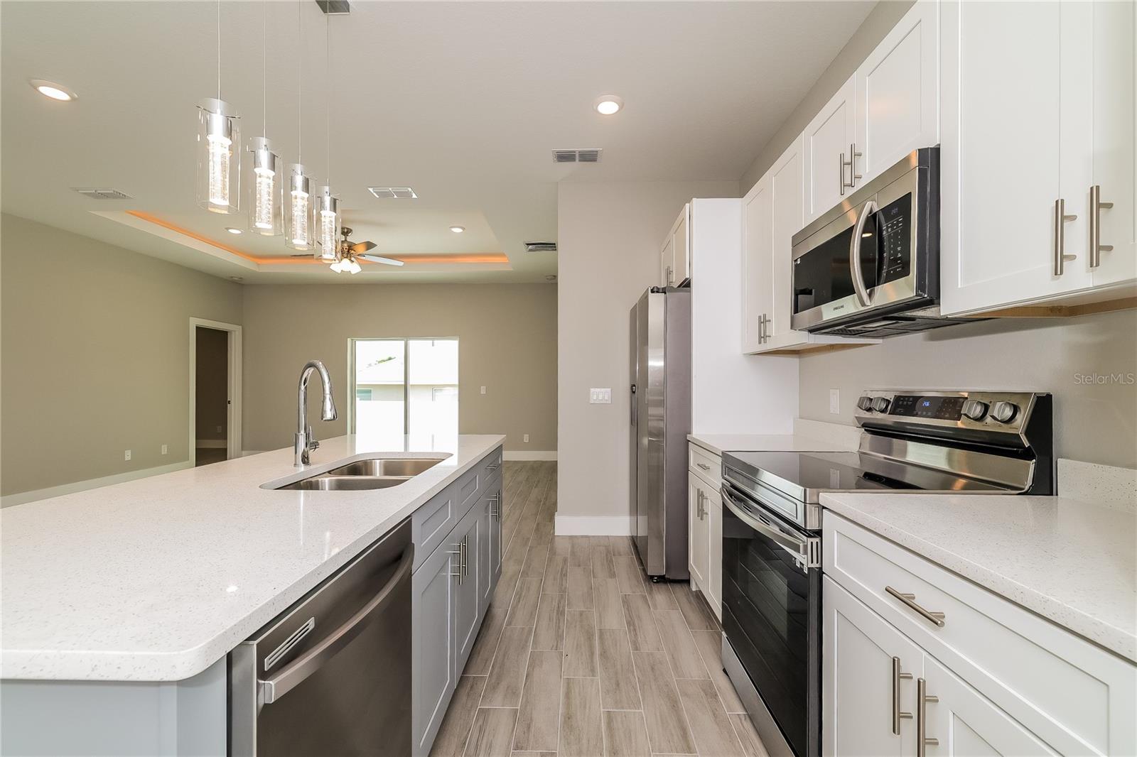 Image 7 of 15 For 451 Big Sioux Court