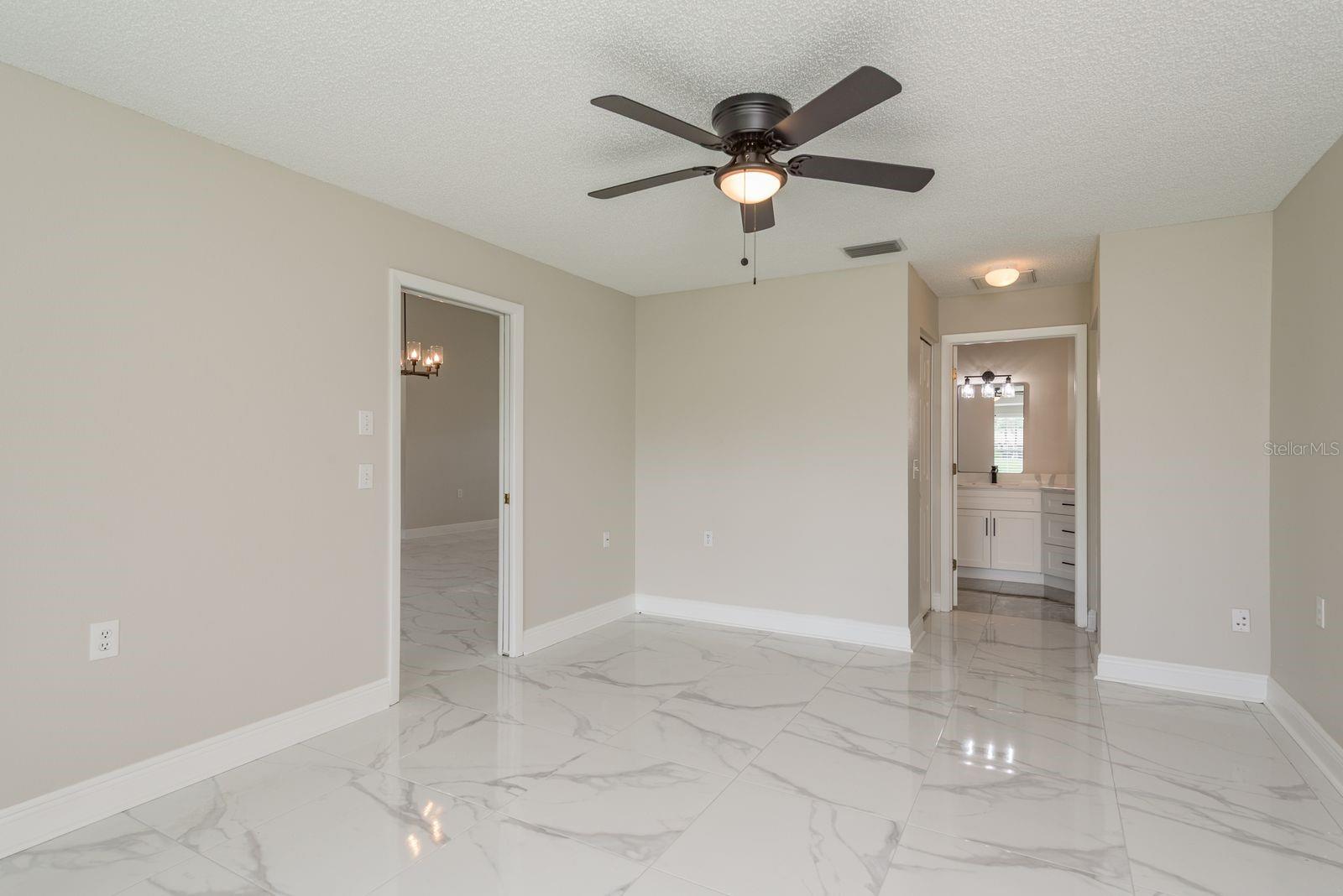 Listing photo id 17 for 5935 Precious View Court