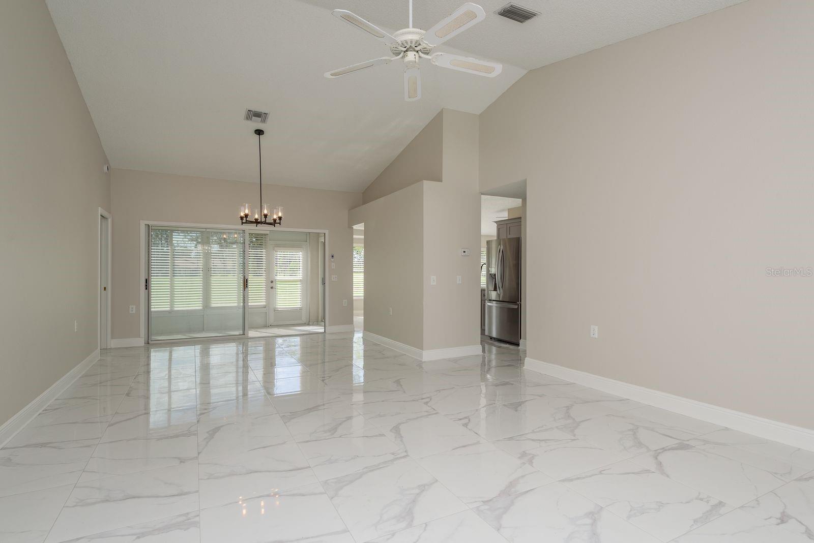 Listing photo id 6 for 5935 Precious View Court