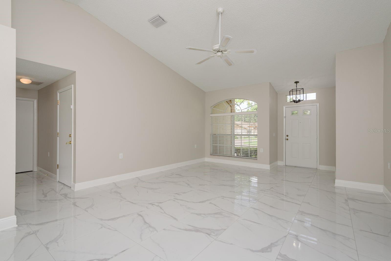 Listing photo id 7 for 5935 Precious View Court
