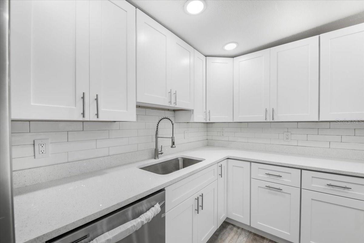 Image 10 of 23 For 2110 Alemanda Drive