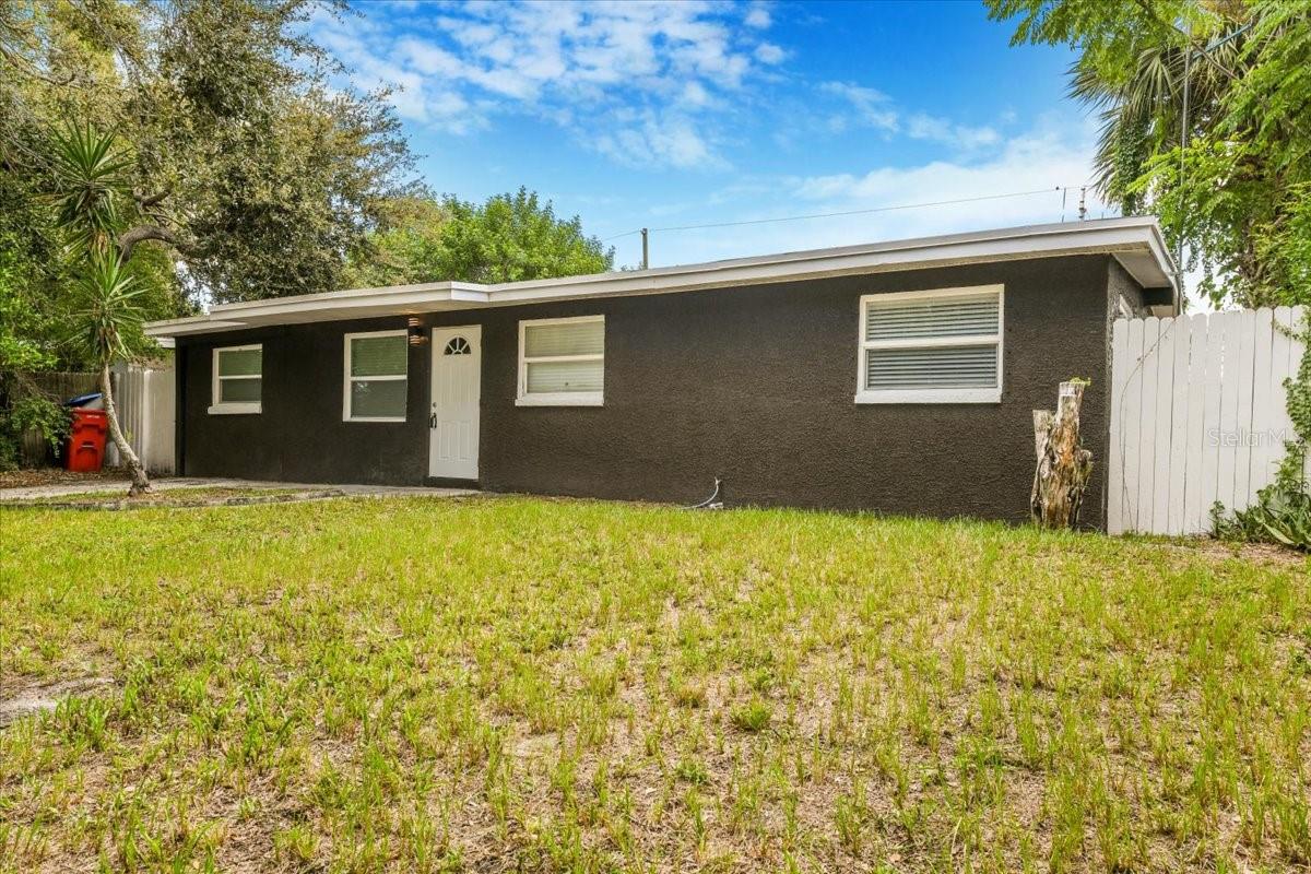 Image 3 of 23 For 2110 Alemanda Drive