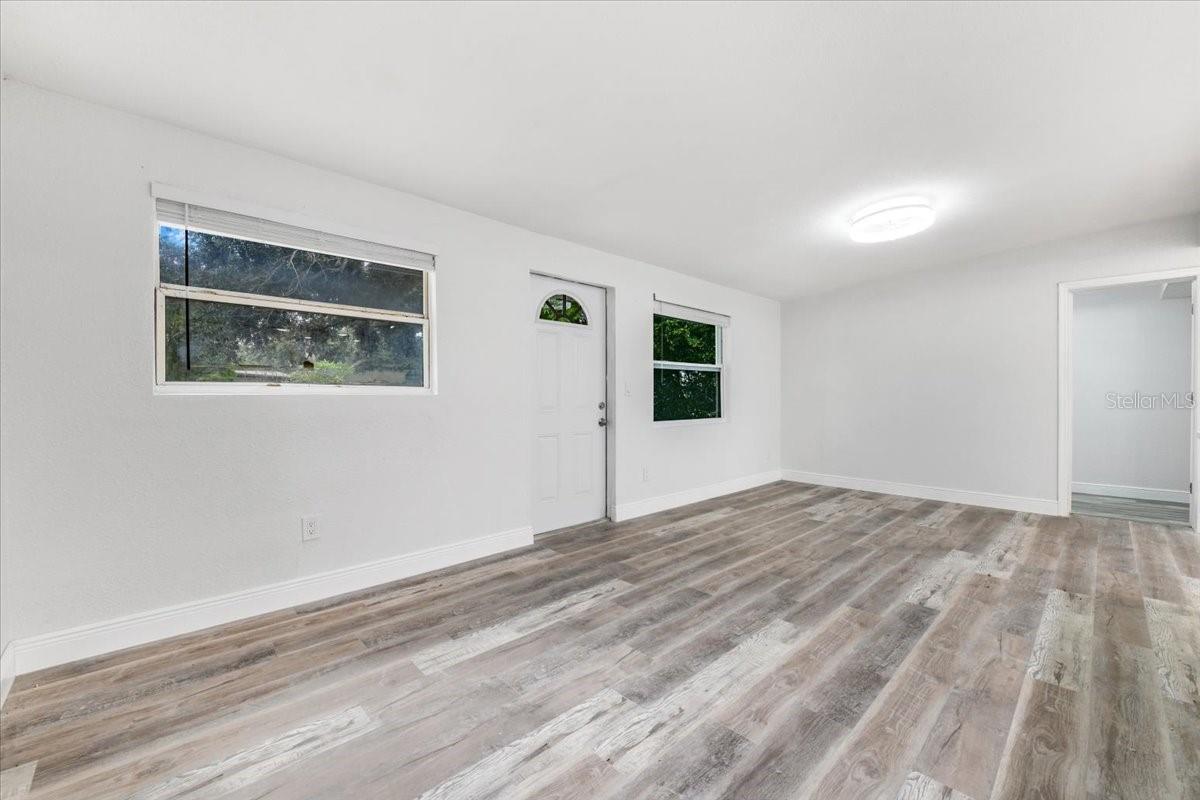 Image 4 of 23 For 2110 Alemanda Drive