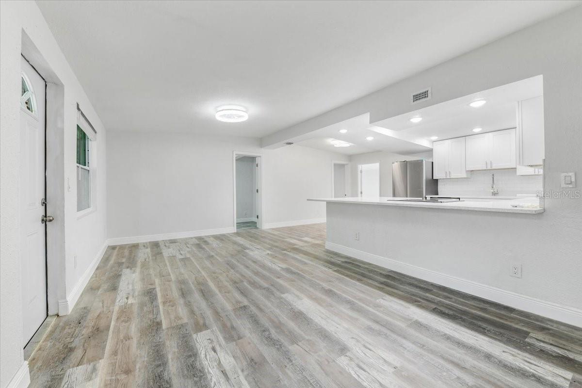 Image 5 of 23 For 2110 Alemanda Drive