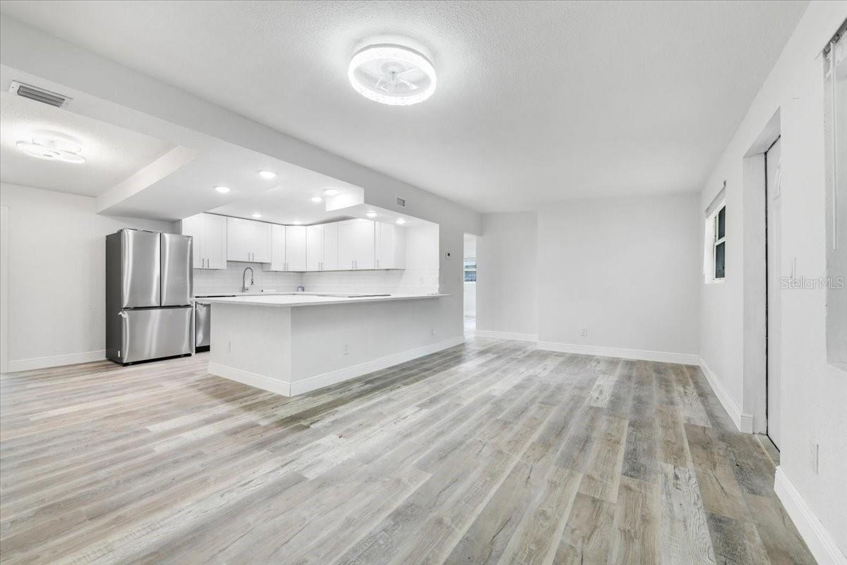 Image 6 of 23 For 2110 Alemanda Drive