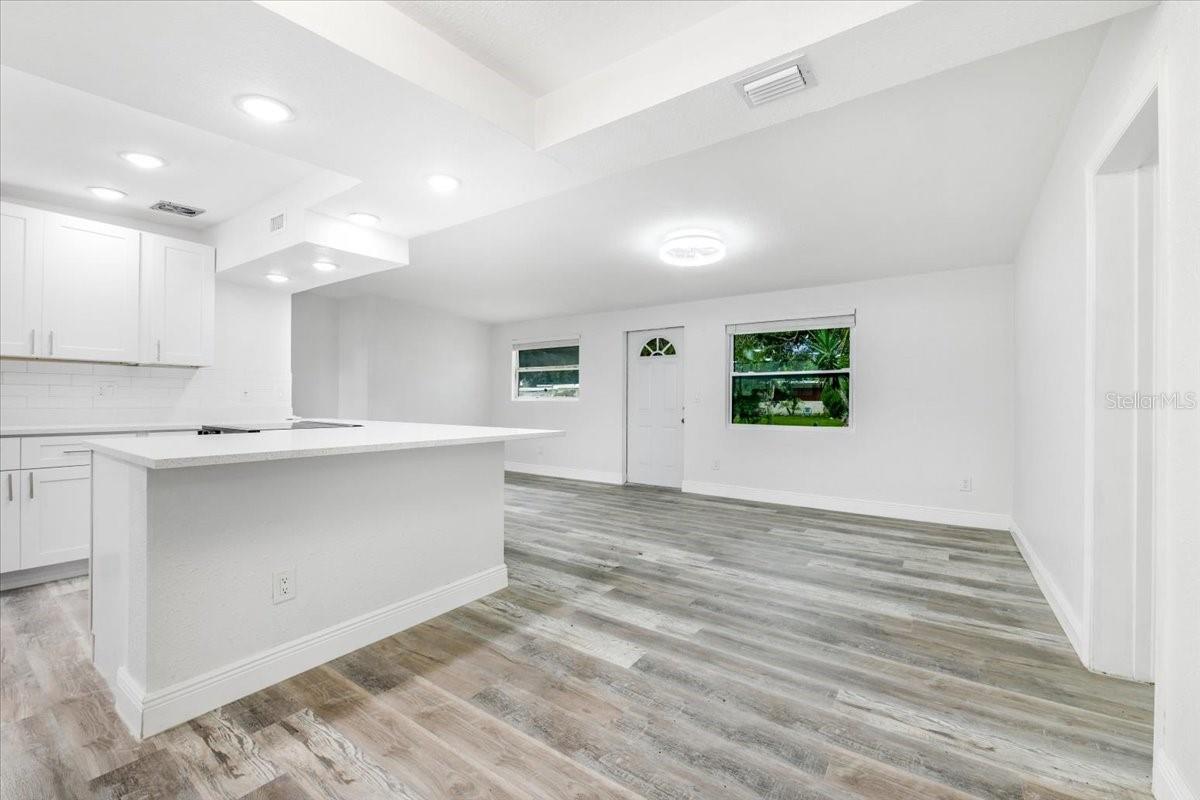 Image 7 of 23 For 2110 Alemanda Drive