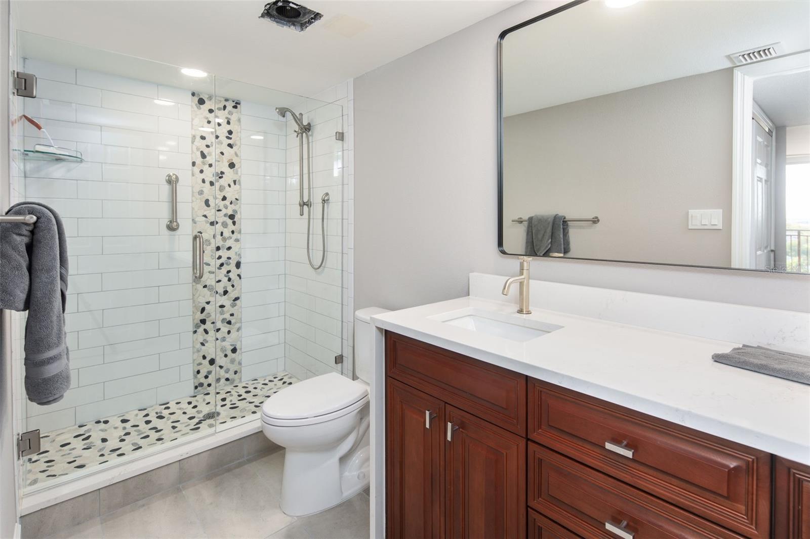 Image 19 of 37 For 7650 Bayshore Drive 606