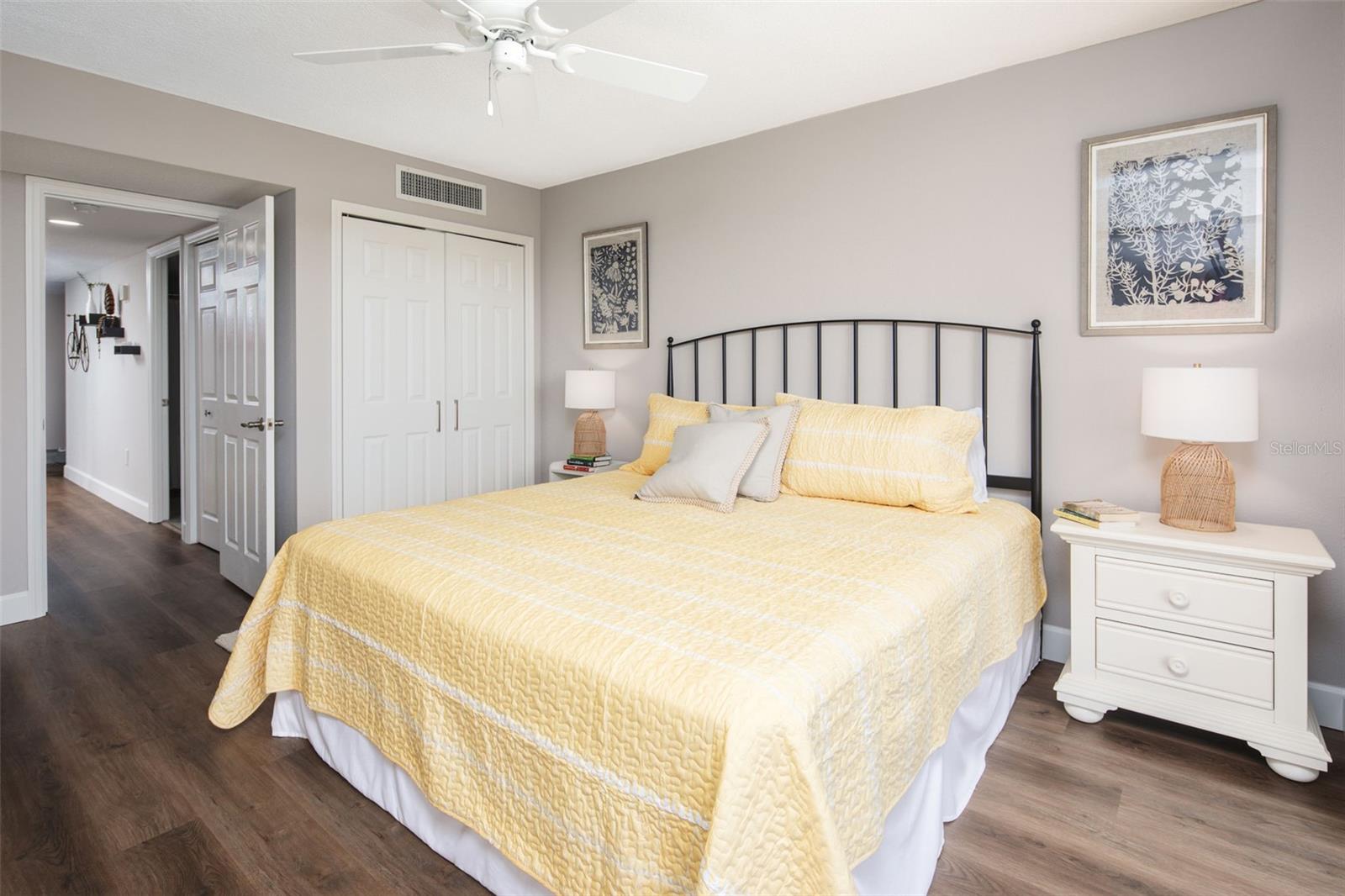 Image 22 of 37 For 7650 Bayshore Drive 606