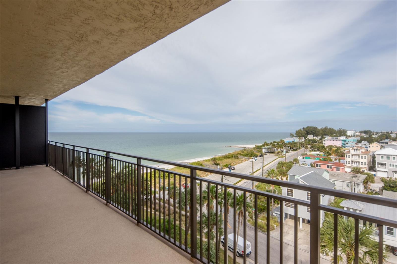 Image 24 of 37 For 7650 Bayshore Drive 606