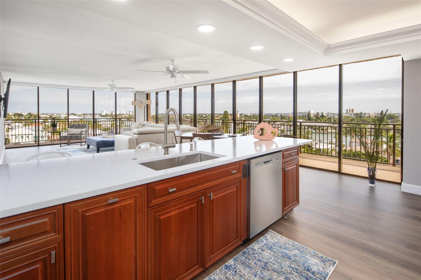 Image 3 of 37 For 7650 Bayshore Drive 606