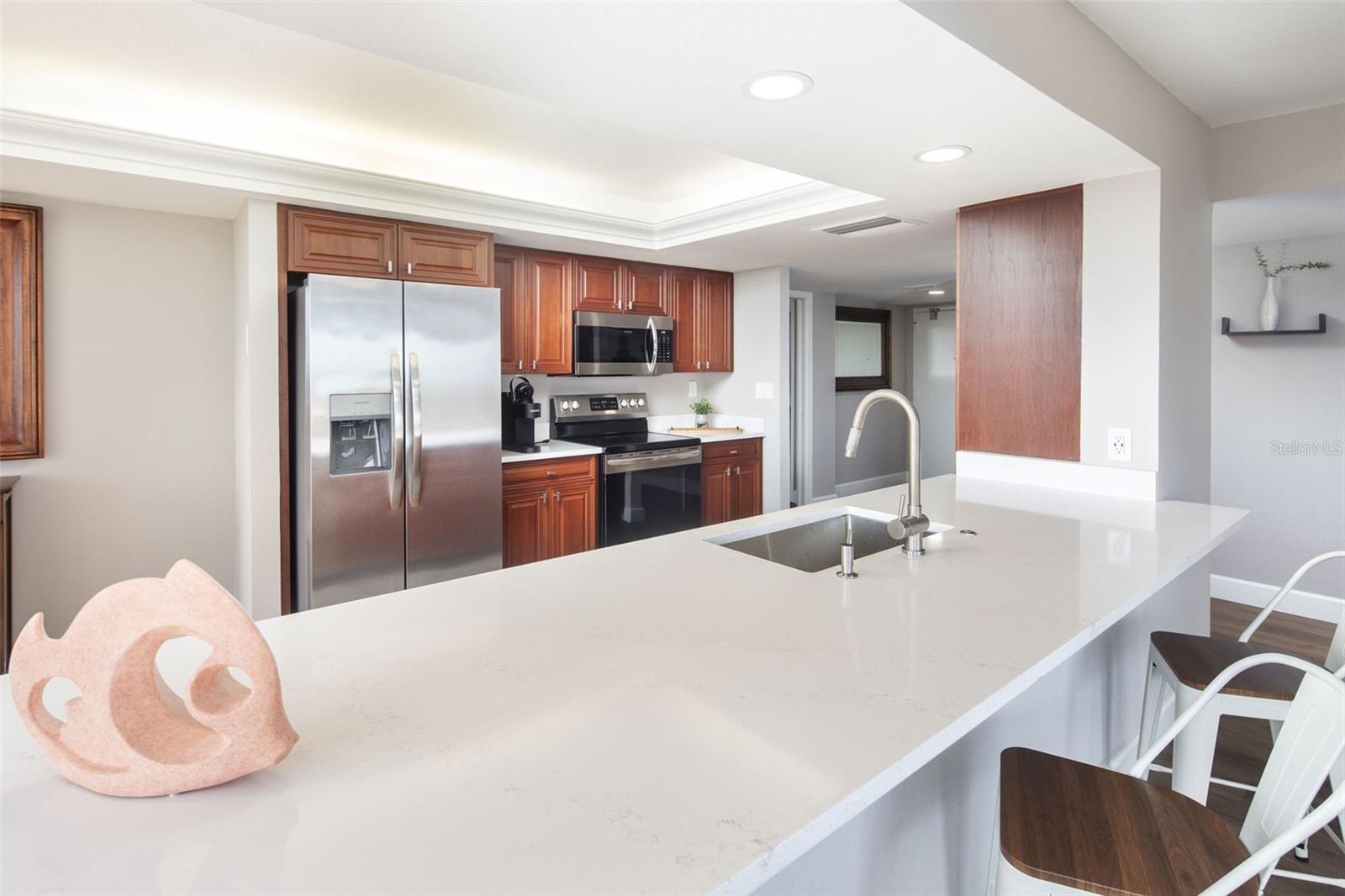 Image 4 of 37 For 7650 Bayshore Drive 606
