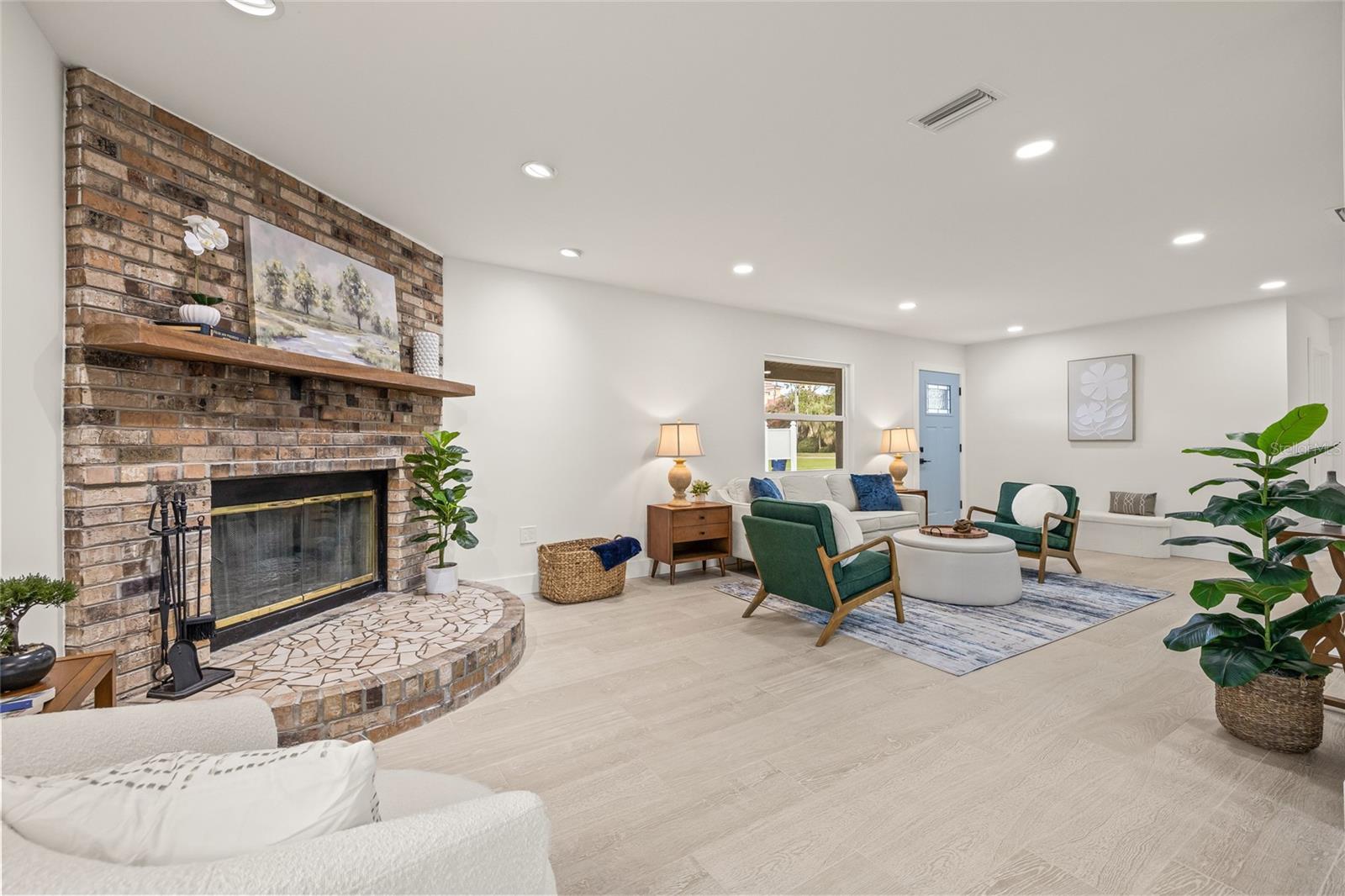 Image 11 of 49 For 6567 West Shore Circle