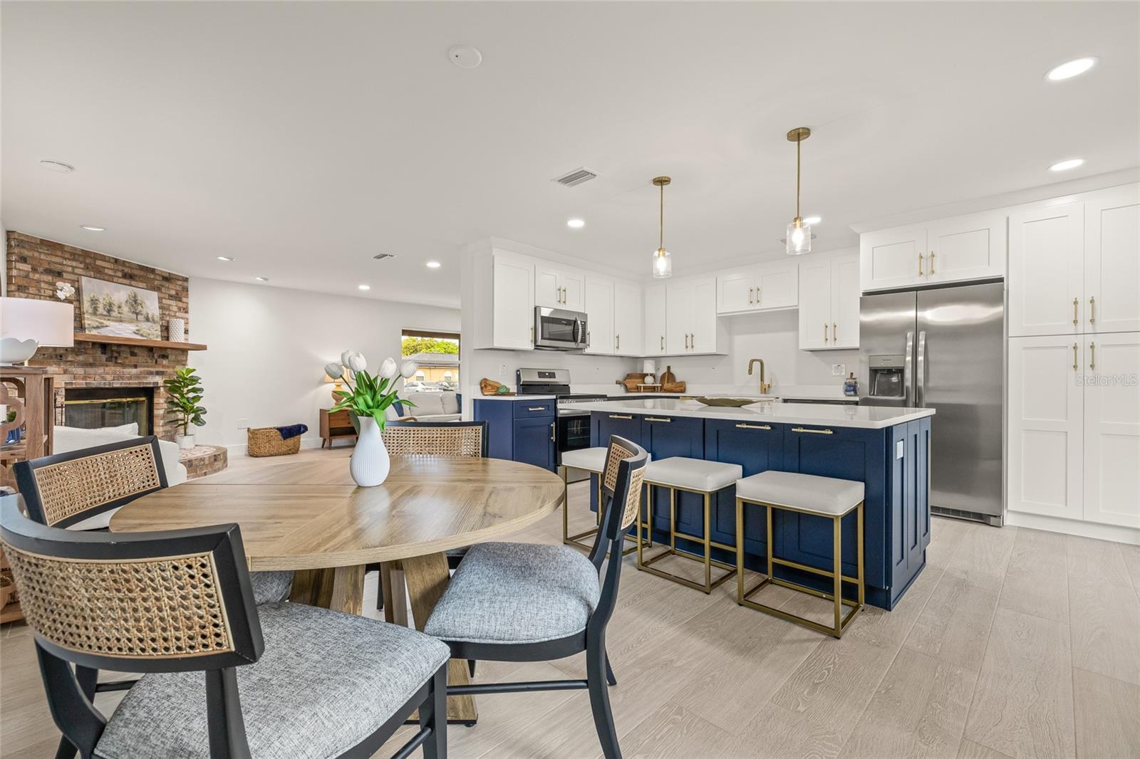 Image 14 of 49 For 6567 West Shore Circle