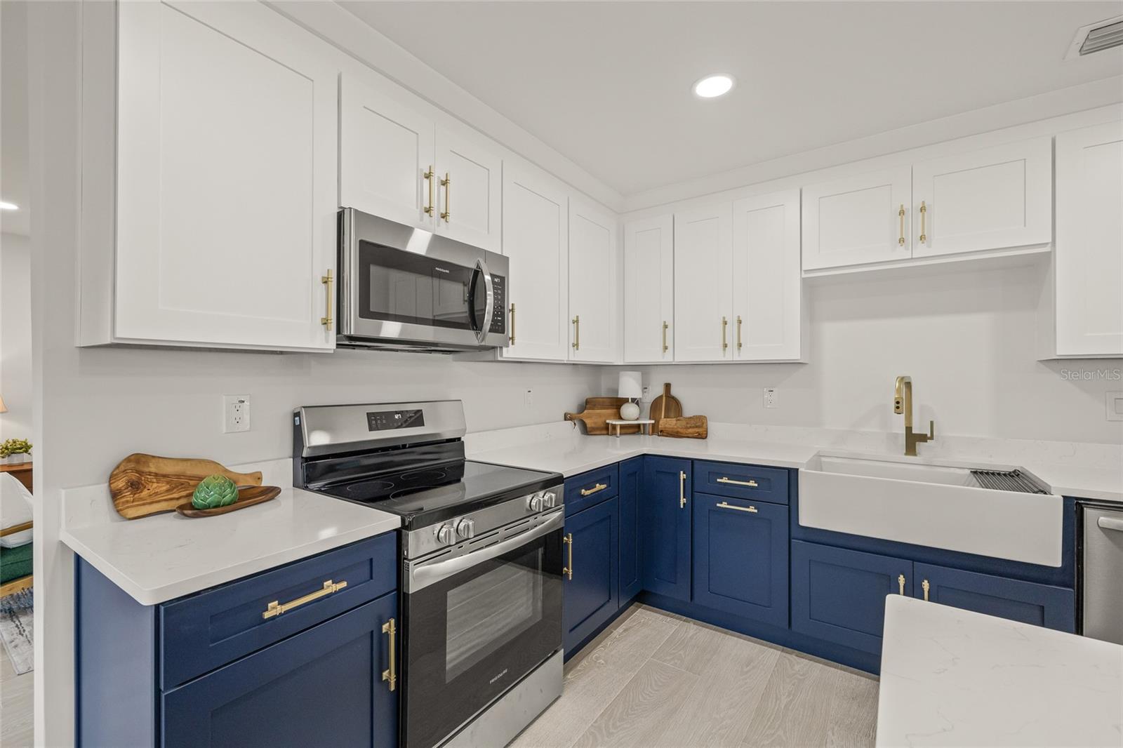 Image 17 of 49 For 6567 West Shore Circle
