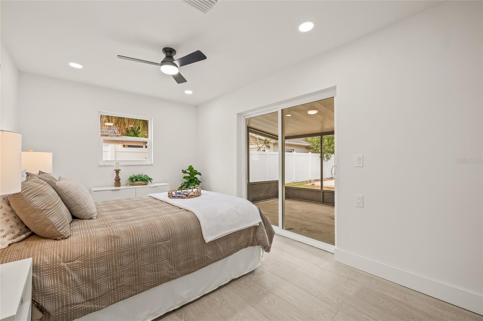 Image 22 of 49 For 6567 West Shore Circle