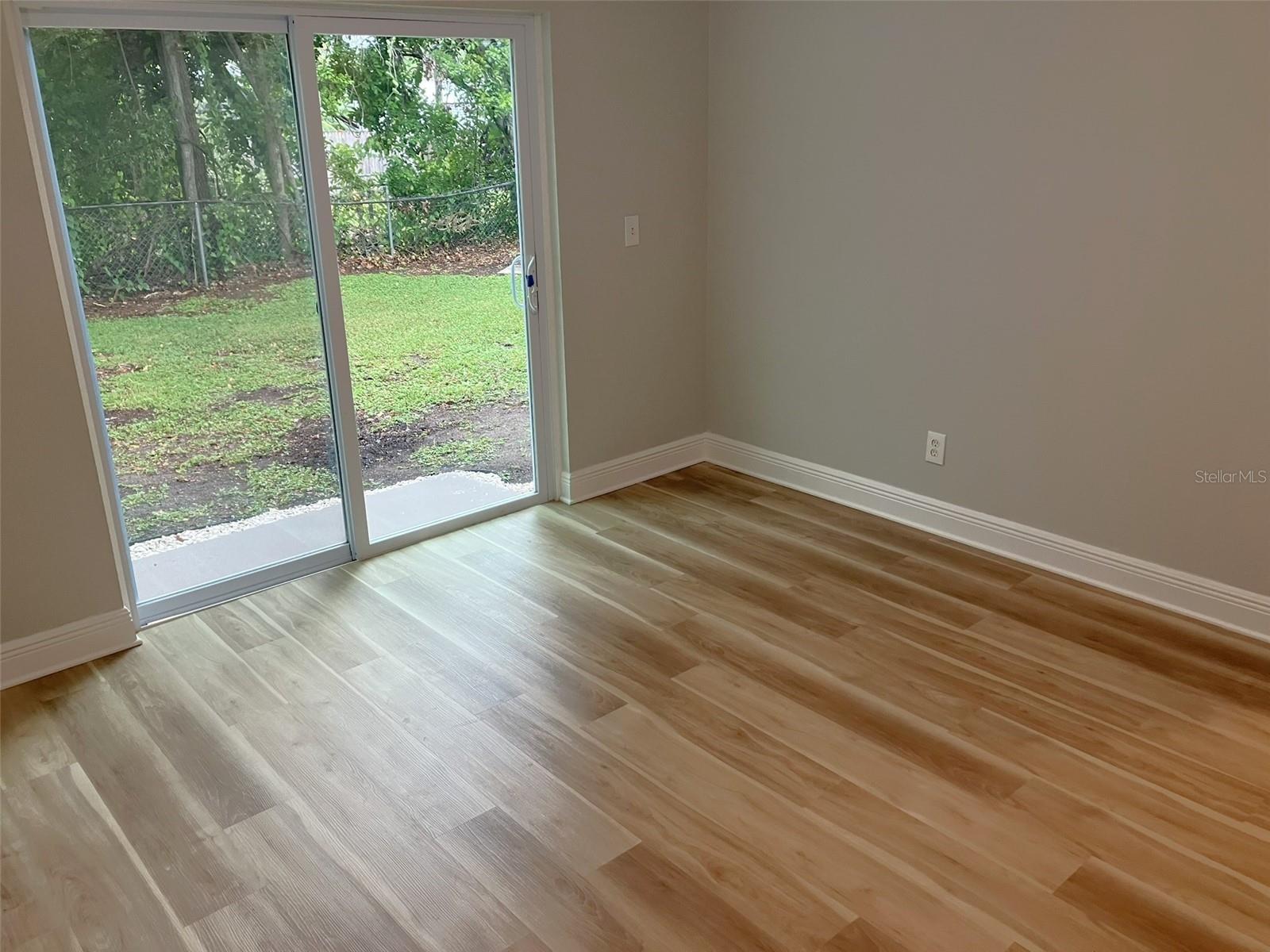 Image 14 of 24 For 8076 52nd Lane N