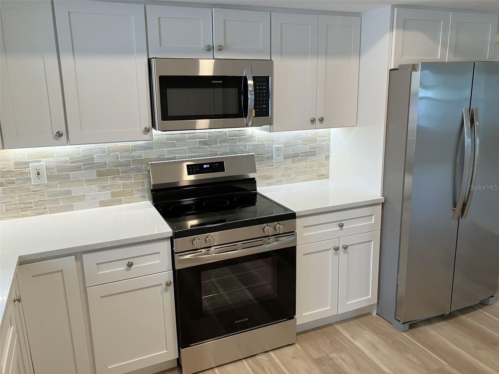 Image 3 of 24 For 8076 52nd Lane N