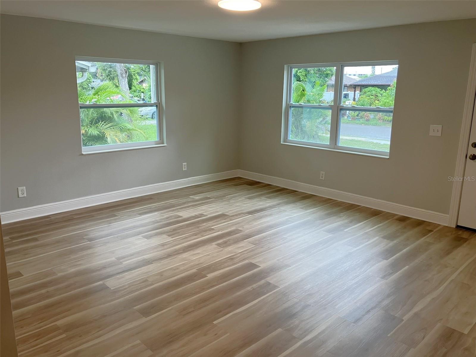 Image 6 of 24 For 8076 52nd Lane N
