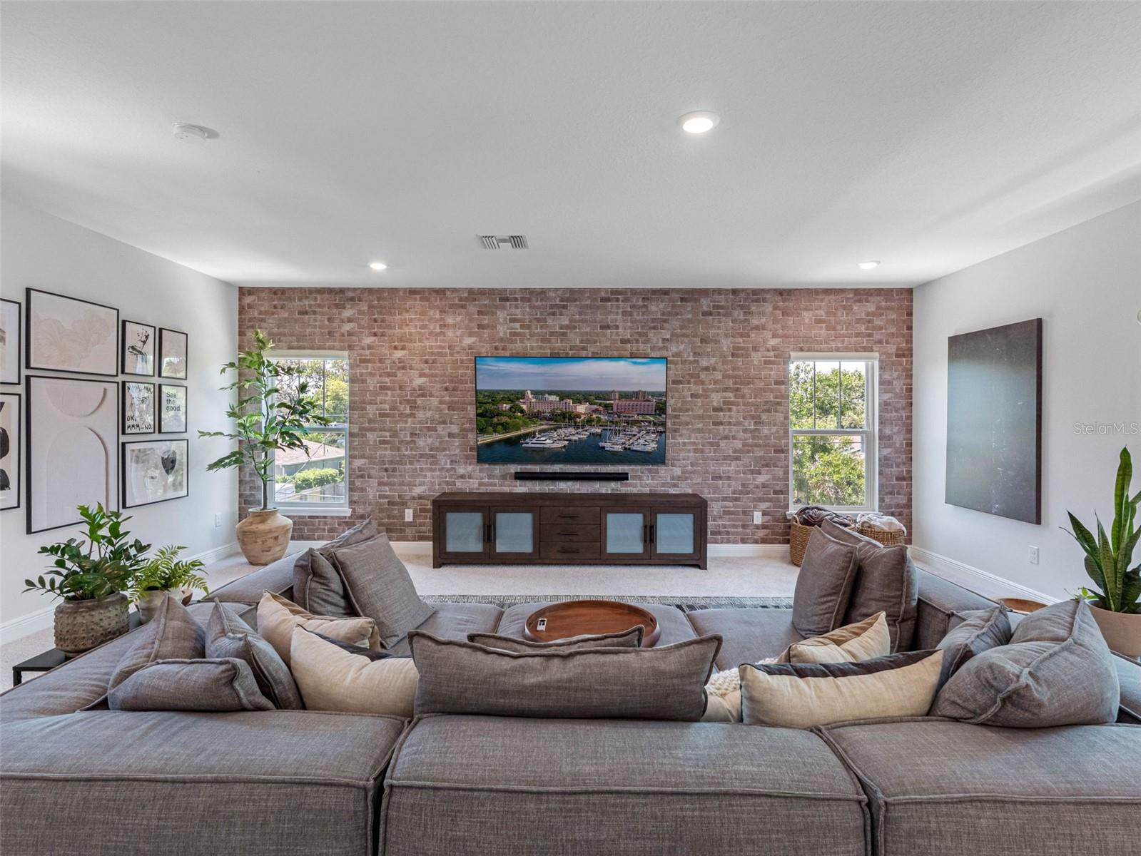 Image 12 of 25 For 312 35th Avenue Ne
