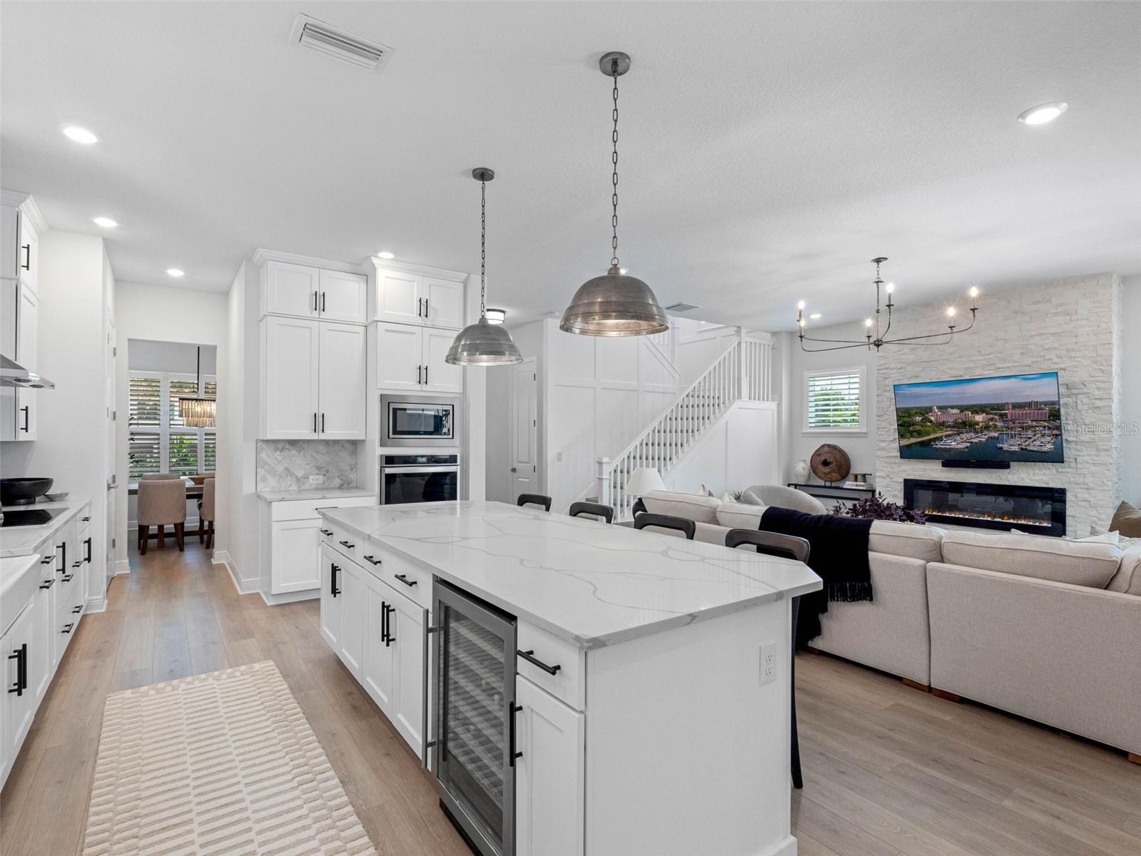 Image 4 of 25 For 312 35th Avenue Ne