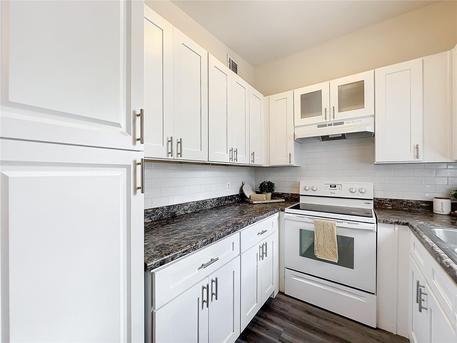 Image 11 of 38 For 1625 Crystal Court E