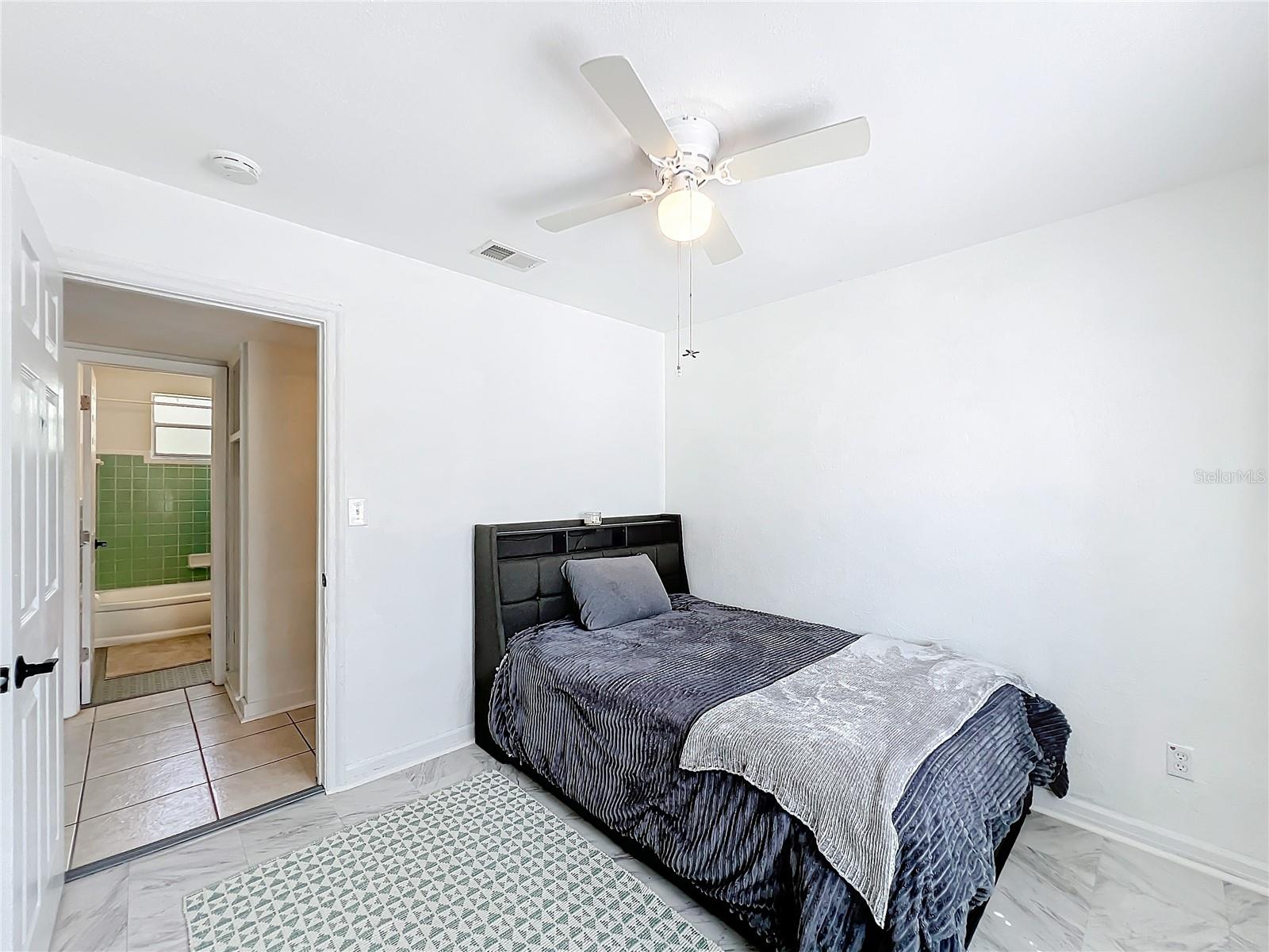 Image 15 of 38 For 1625 Crystal Court E