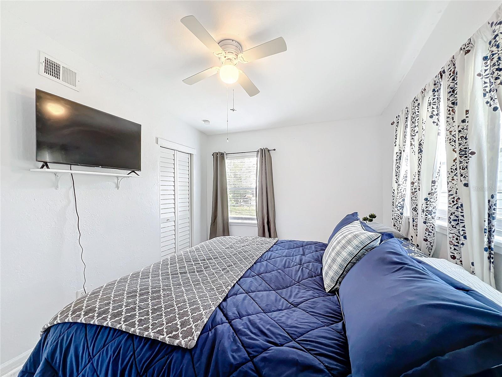 Image 17 of 38 For 1625 Crystal Court E