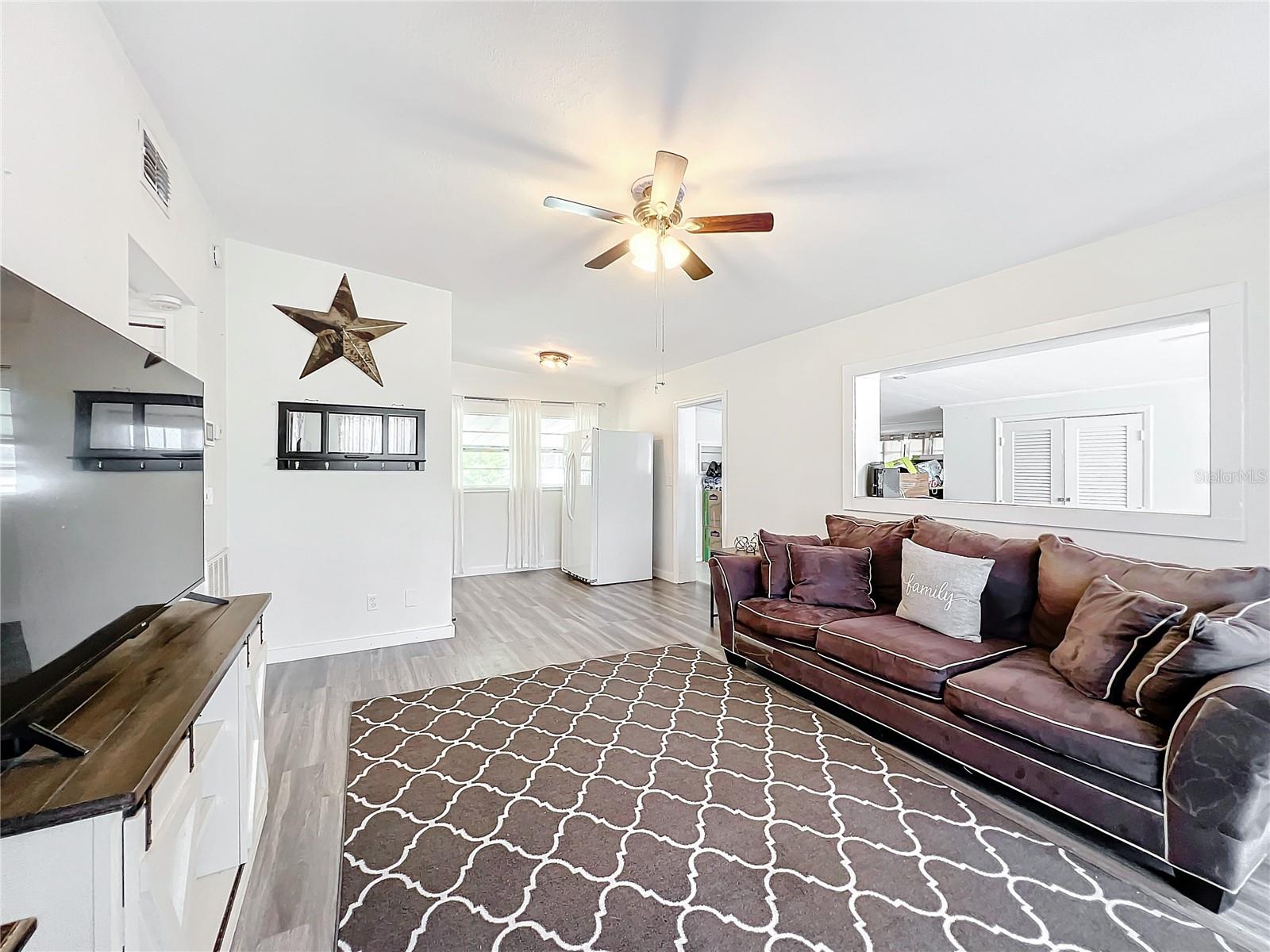 Image 4 of 38 For 1625 Crystal Court E