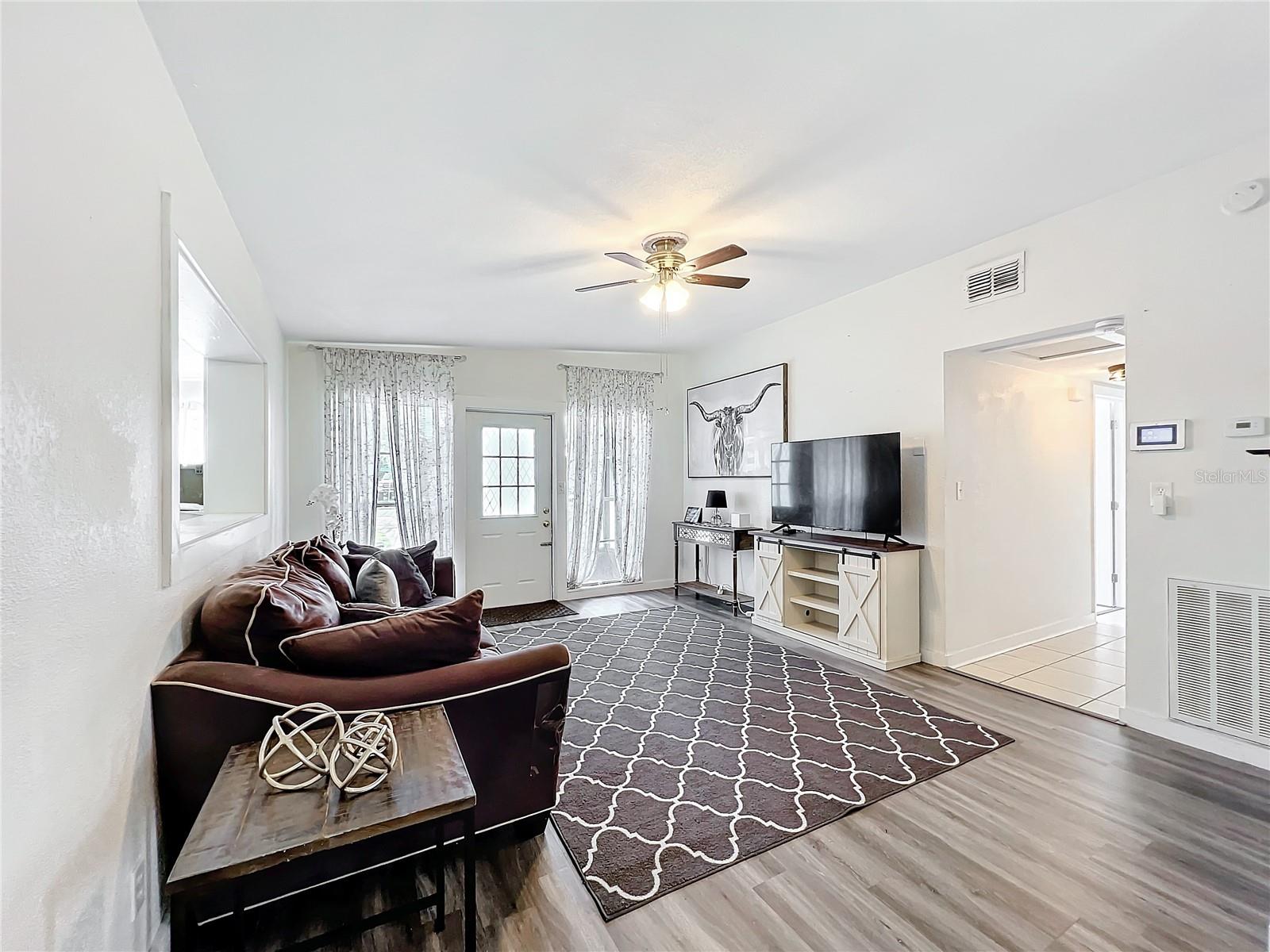 Image 6 of 38 For 1625 Crystal Court E