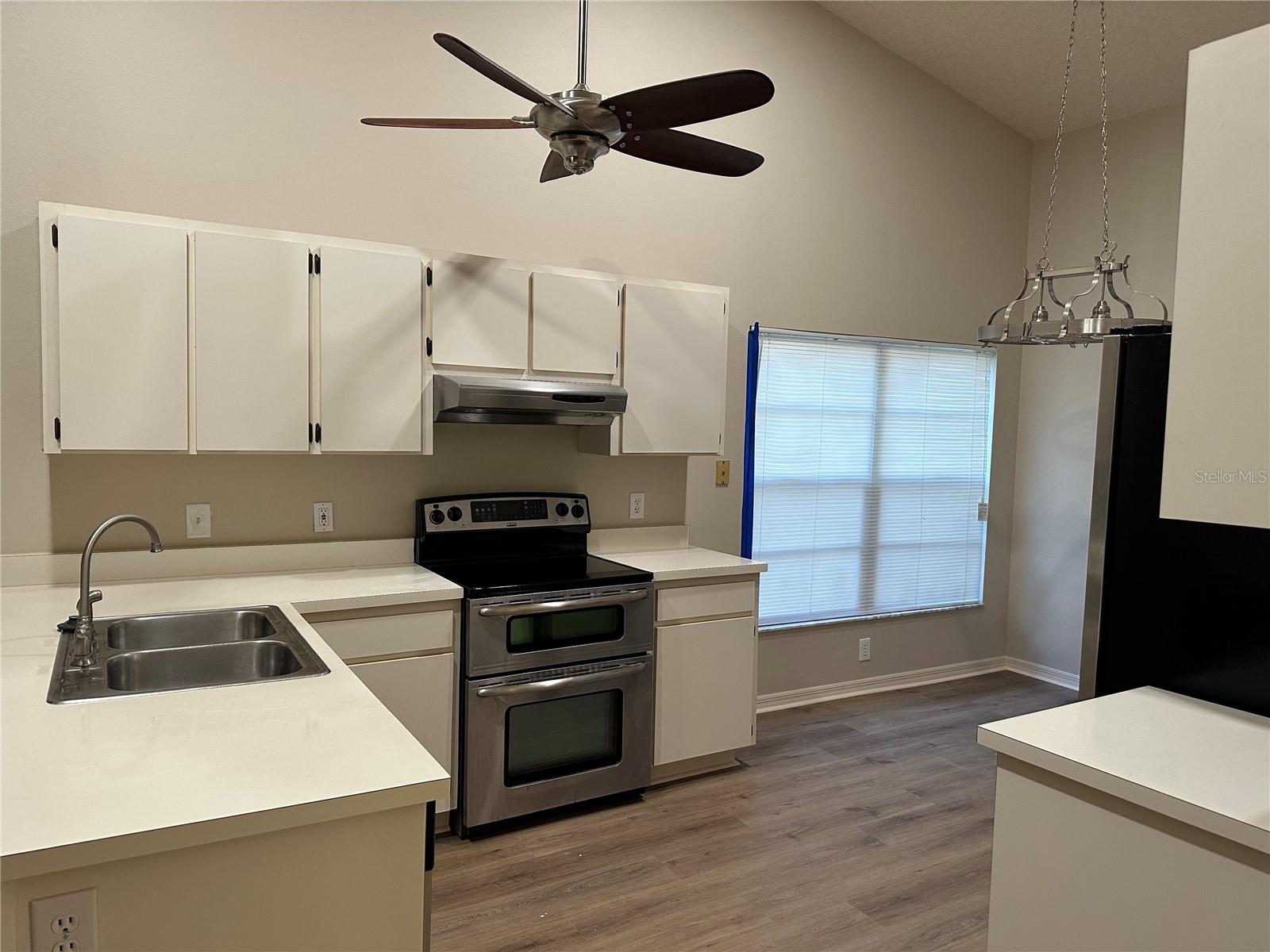 Listing photo id 9 for 9765 Fox Chapel Road