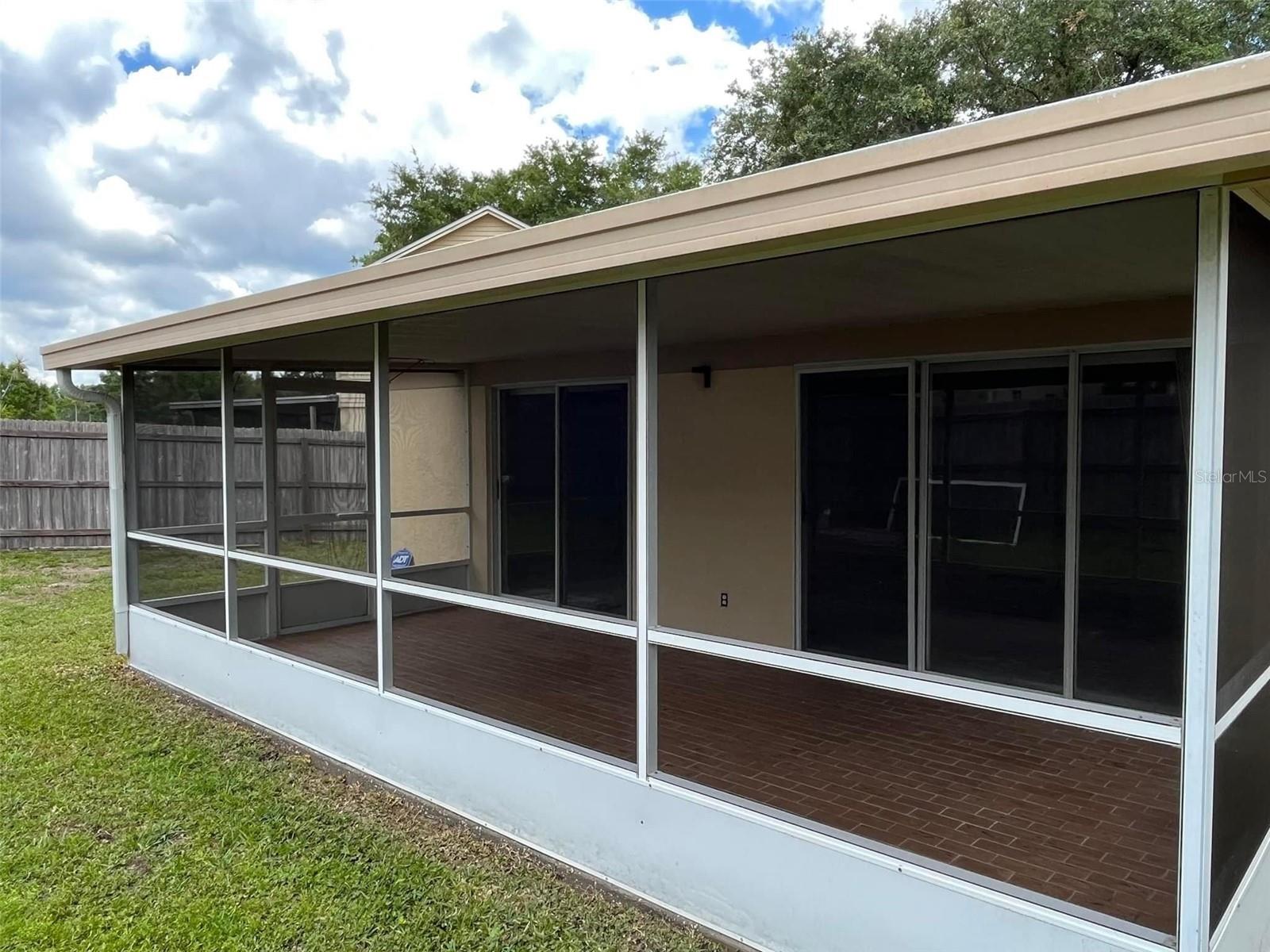 Listing photo id 11 for 9765 Fox Chapel Road