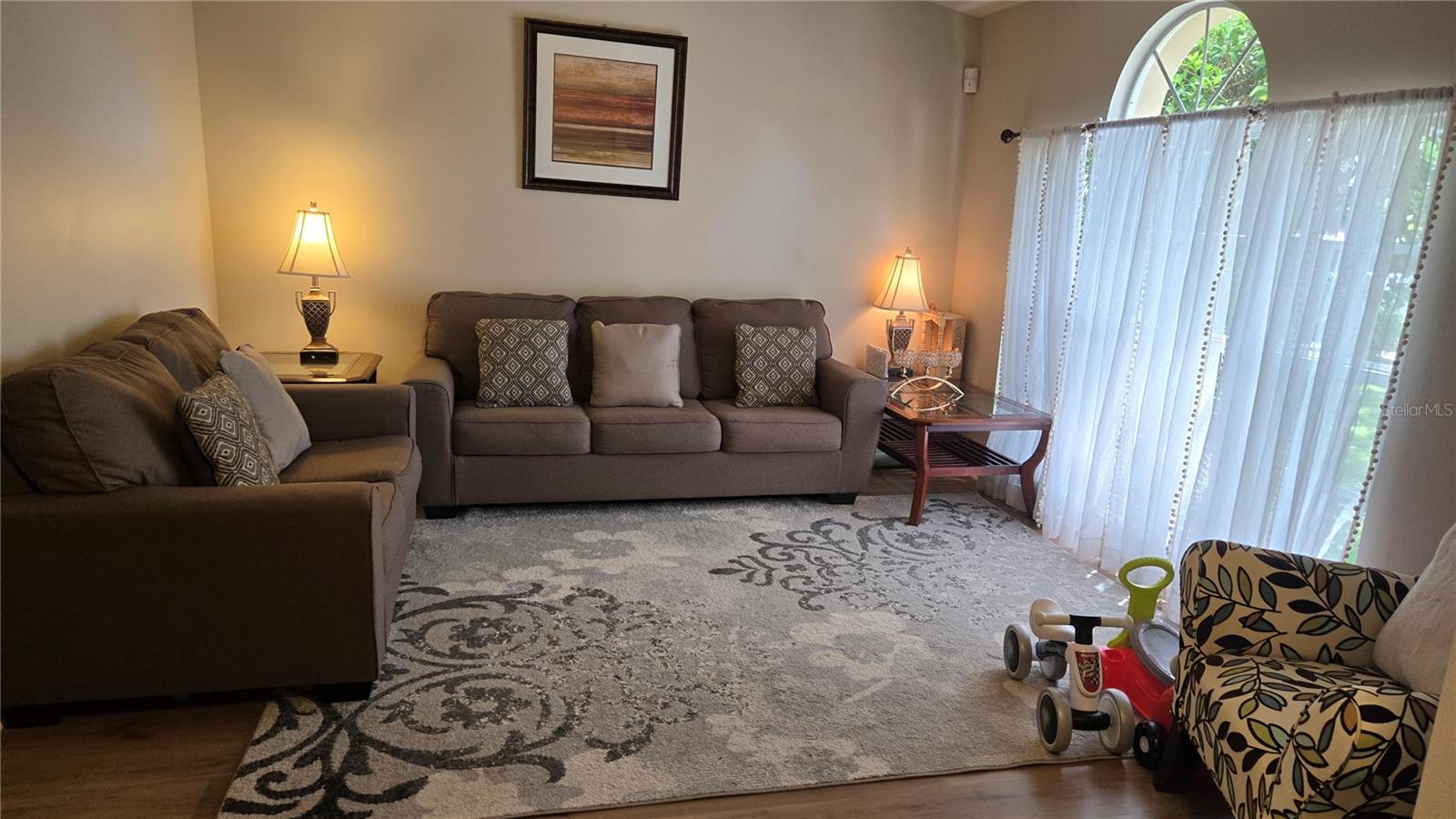 Listing photo id 0 for 9765 Fox Chapel Road