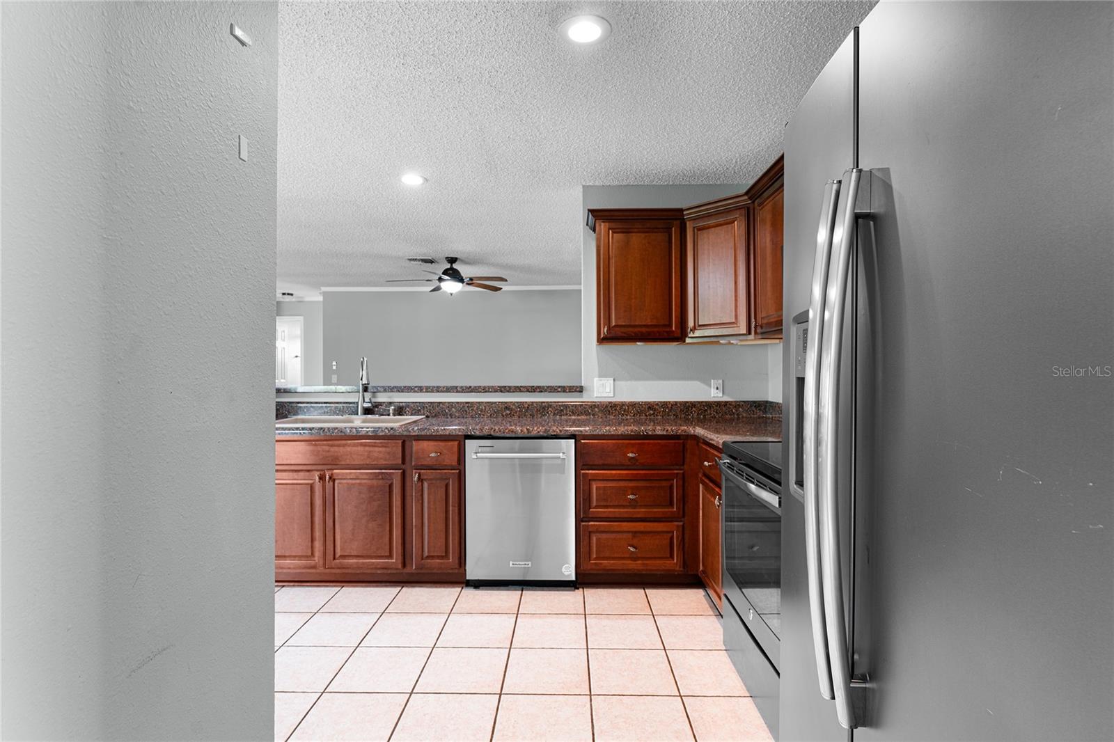 Image 14 of 71 For 8107 Greenside Lane