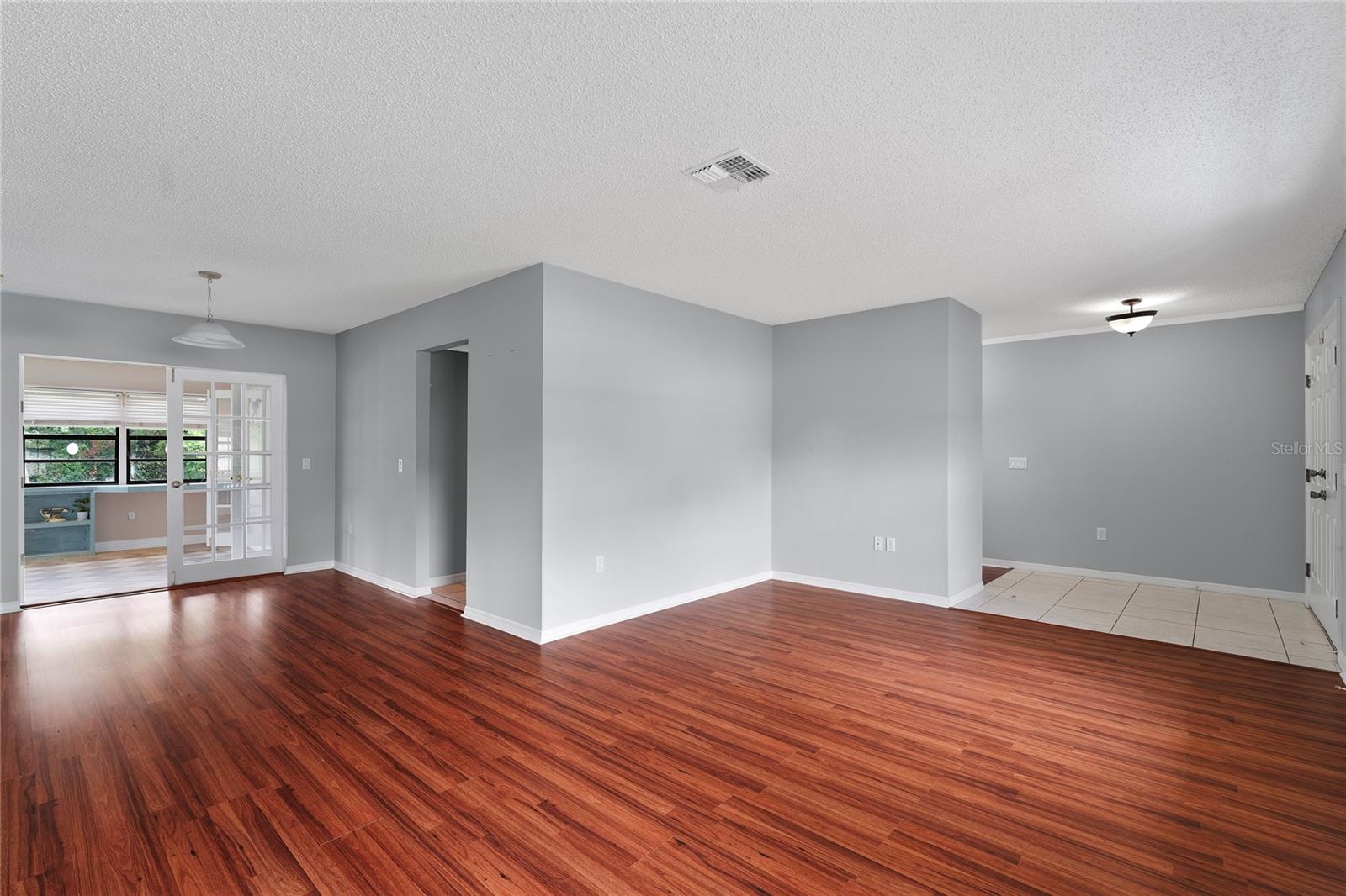 Image 18 of 71 For 8107 Greenside Lane