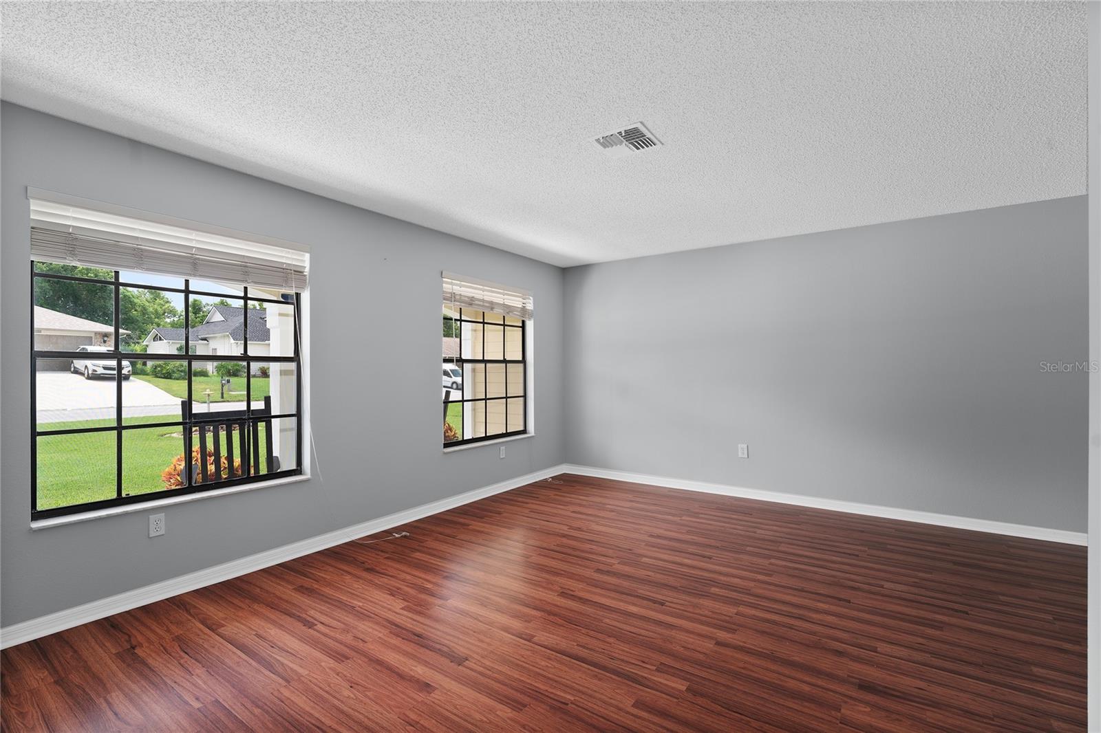 Image 19 of 71 For 8107 Greenside Lane