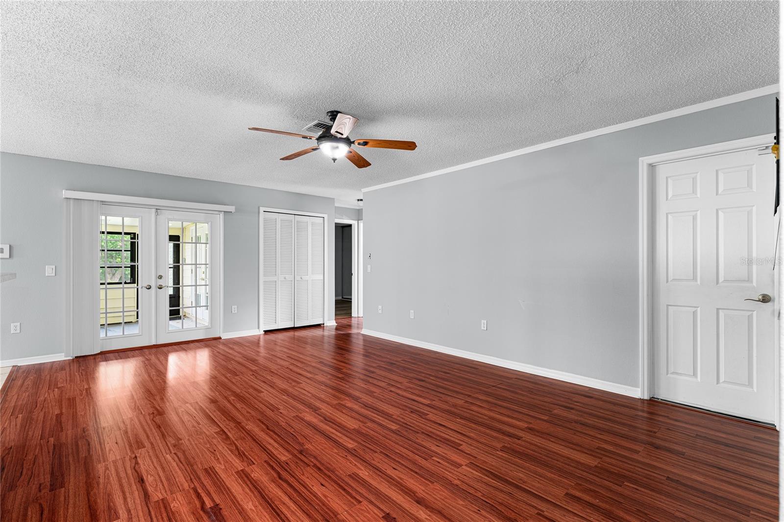 Image 3 of 71 For 8107 Greenside Lane