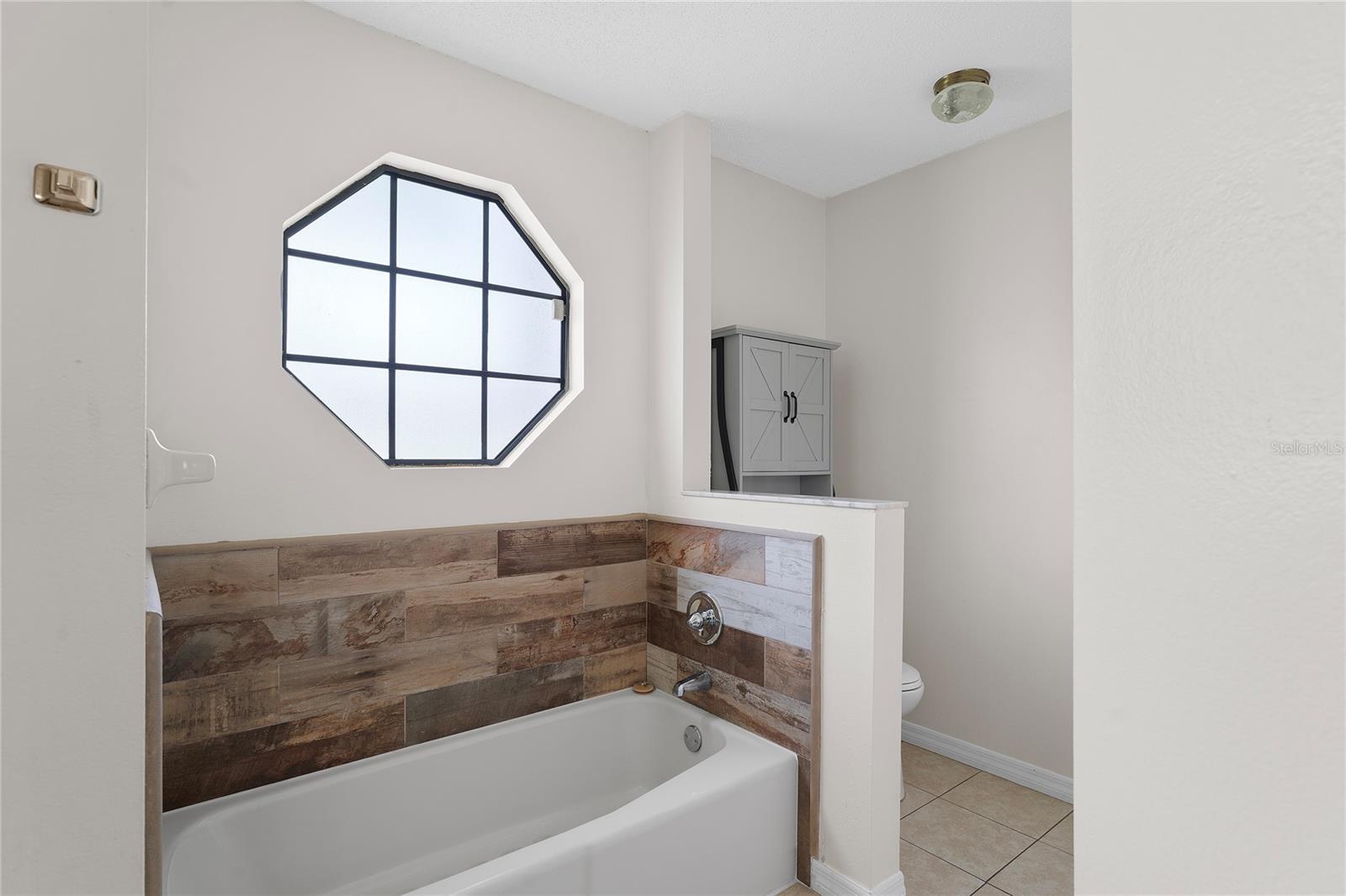 Image 35 of 71 For 8107 Greenside Lane