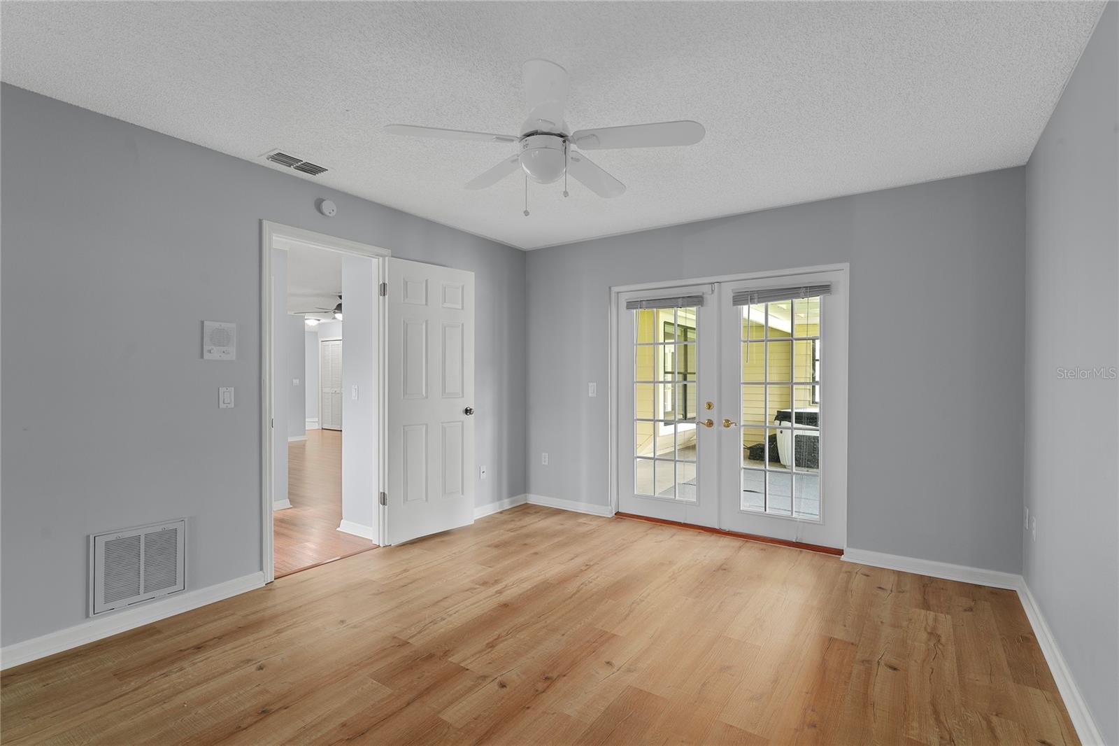 Image 40 of 71 For 8107 Greenside Lane